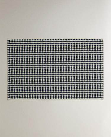 TEXTURED WAFFLE BATH MAT