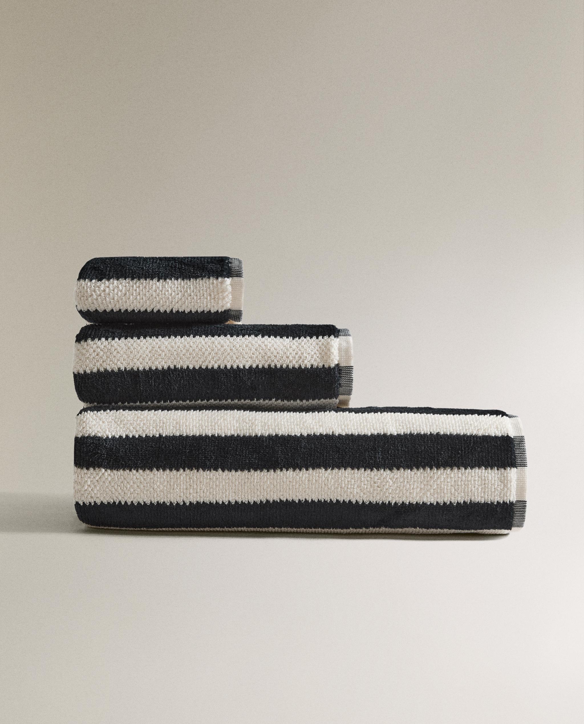 TEXTURED VELOUR BATH TOWEL product thumbnail 2