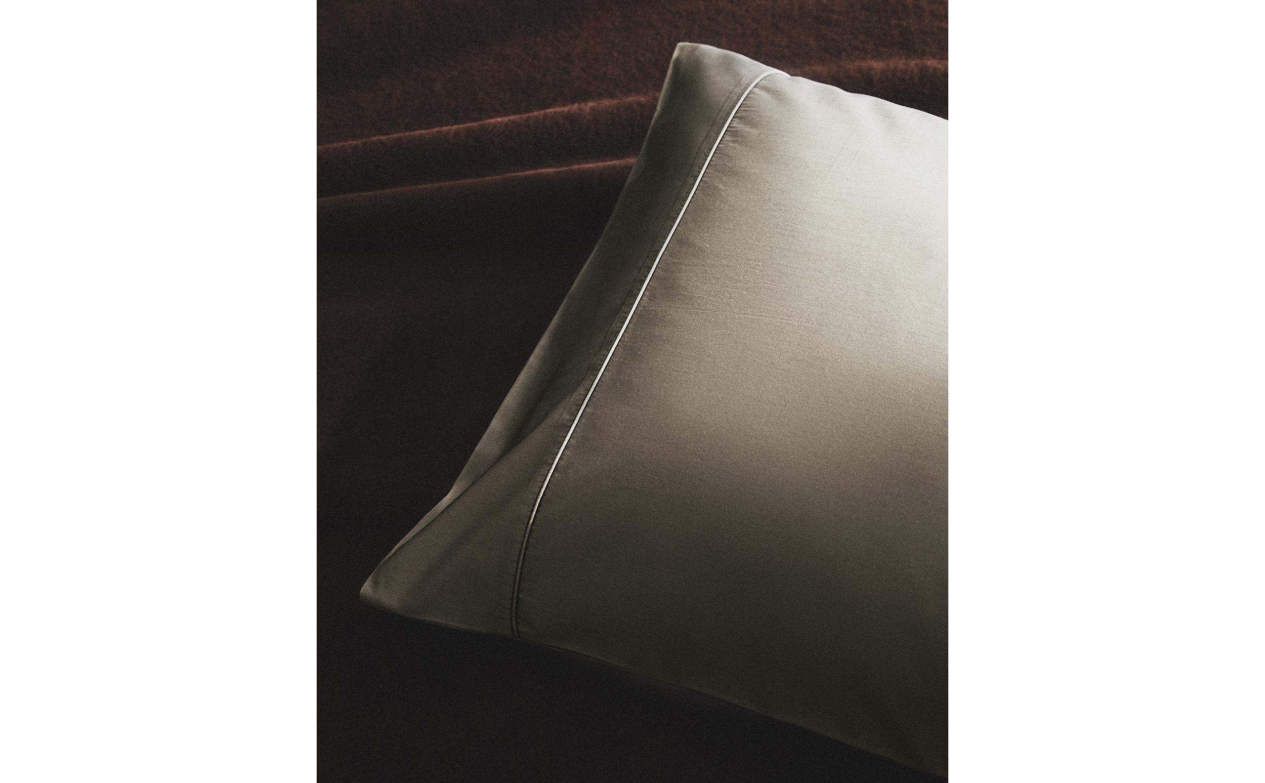 PERCALE PILLOWCASE (300 THREAD COUNT) product thumbnail 4
