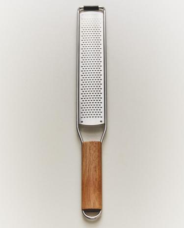 مبشرة من الفولاذ وخشب السنط