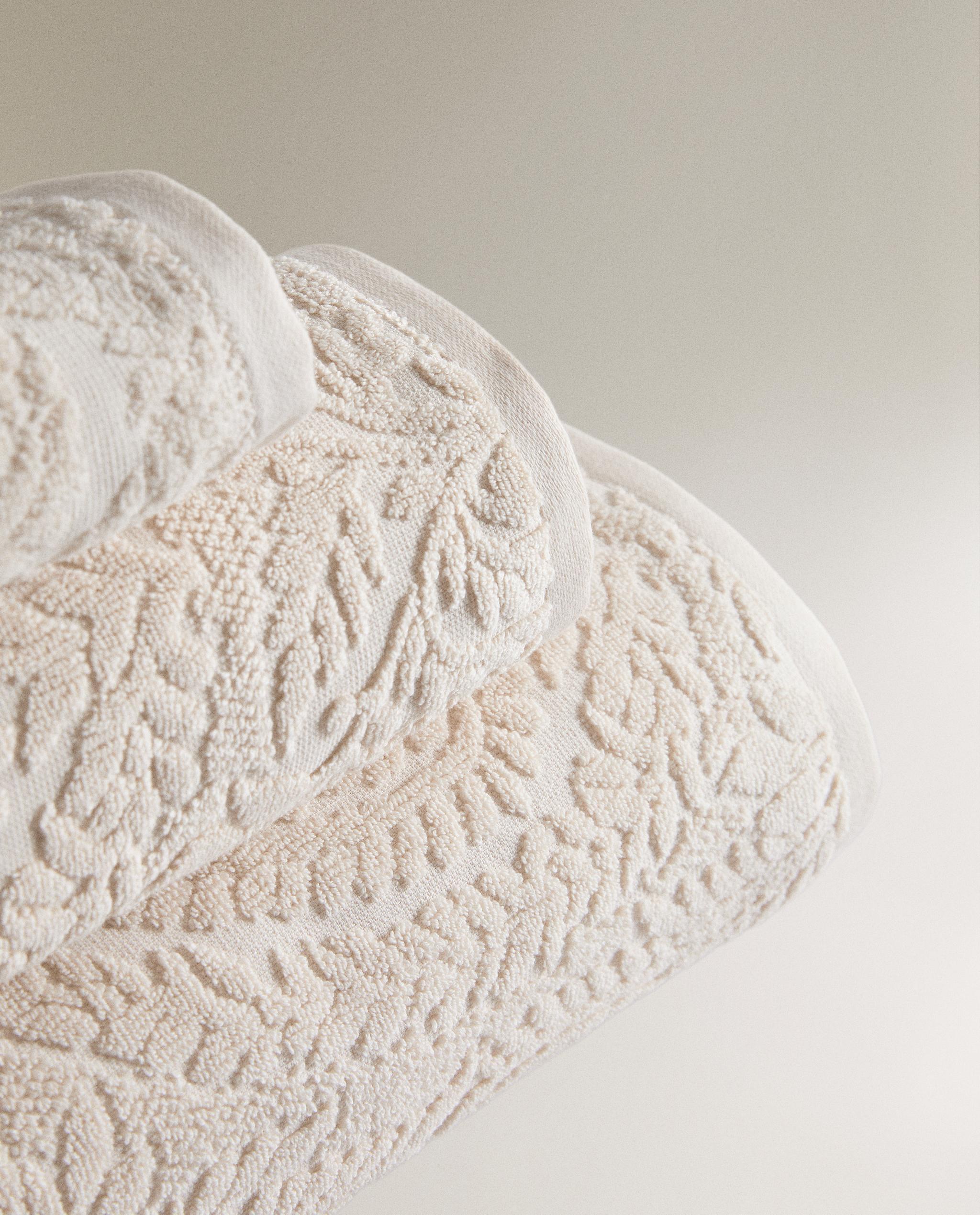 PAISLEY JACQUARD BATH TOWEL product thumbnail 13