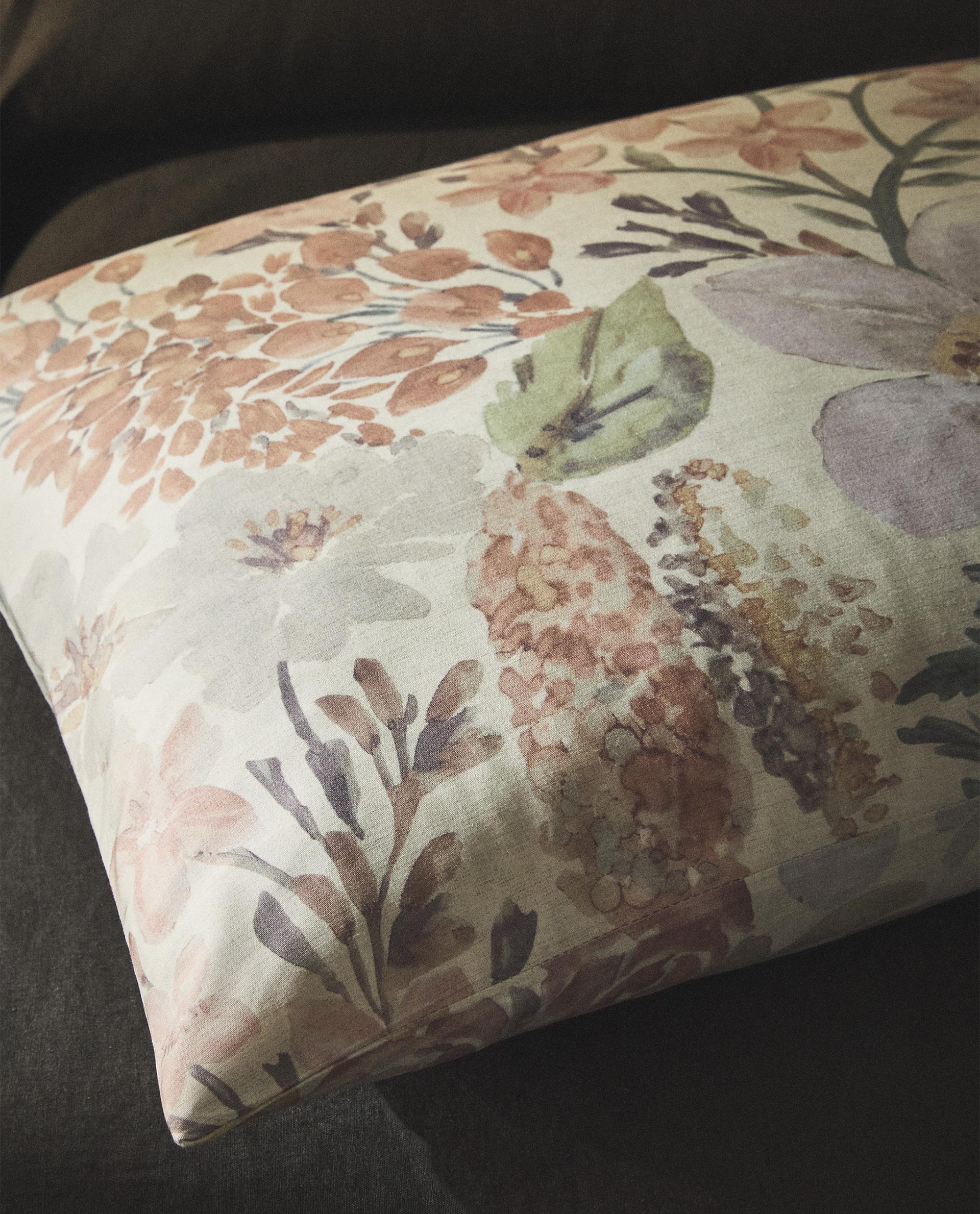 FLORAL PRINT PILLOWCASE