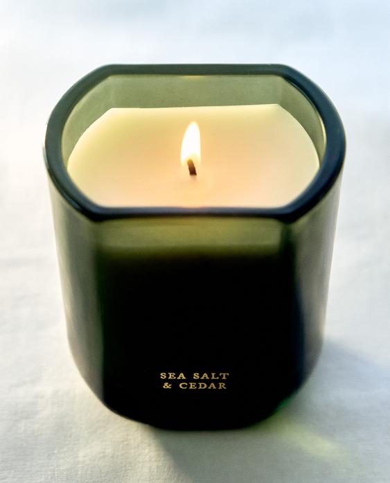 (220 G) SEA SALT & CEDAR SCENTED CANDLE (220 G) SEA SALT & CEDAR SCENTED CANDLE
