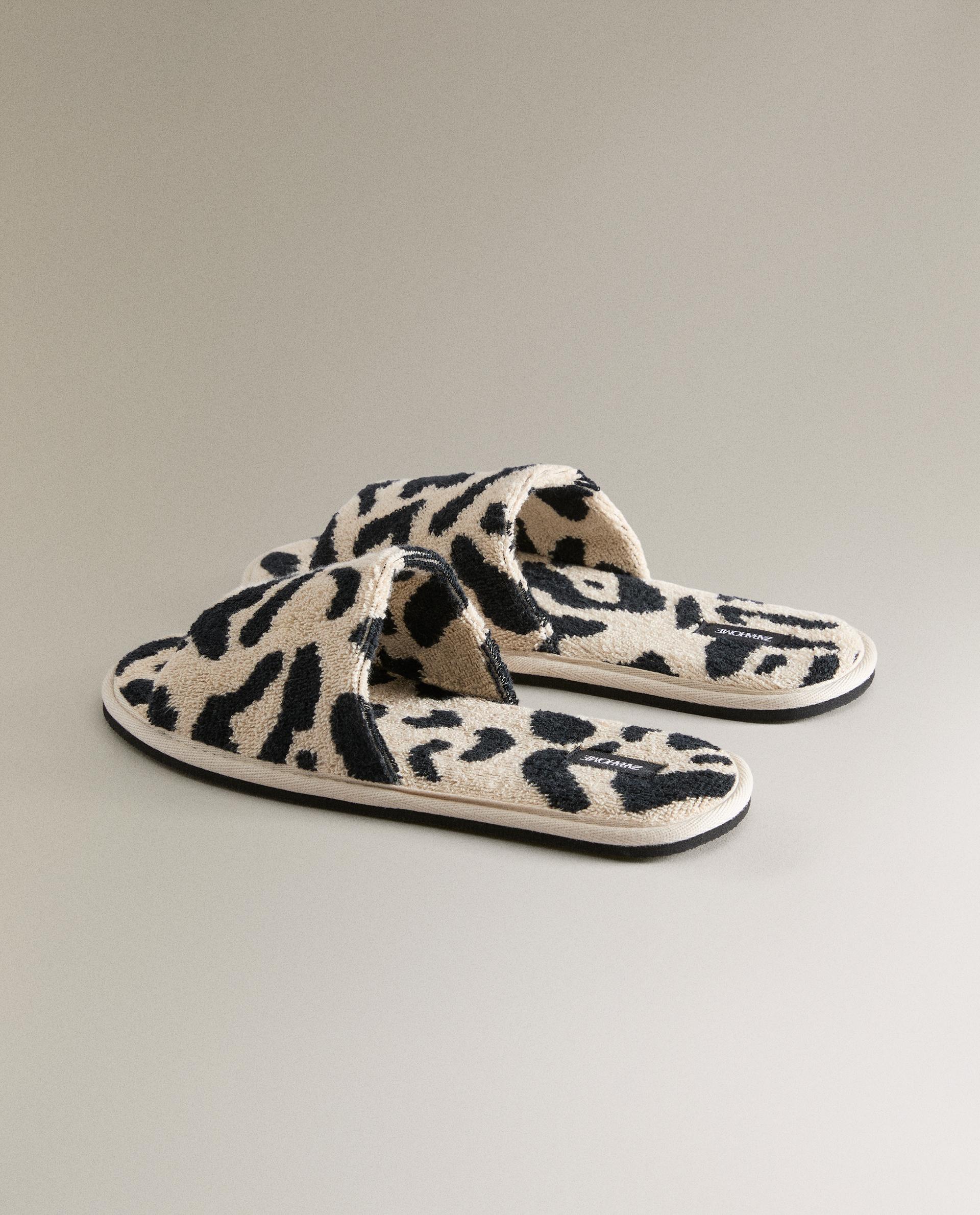 ANIMAL PRINT TERRY SLIDER SLIPPERS product thumbnail 2