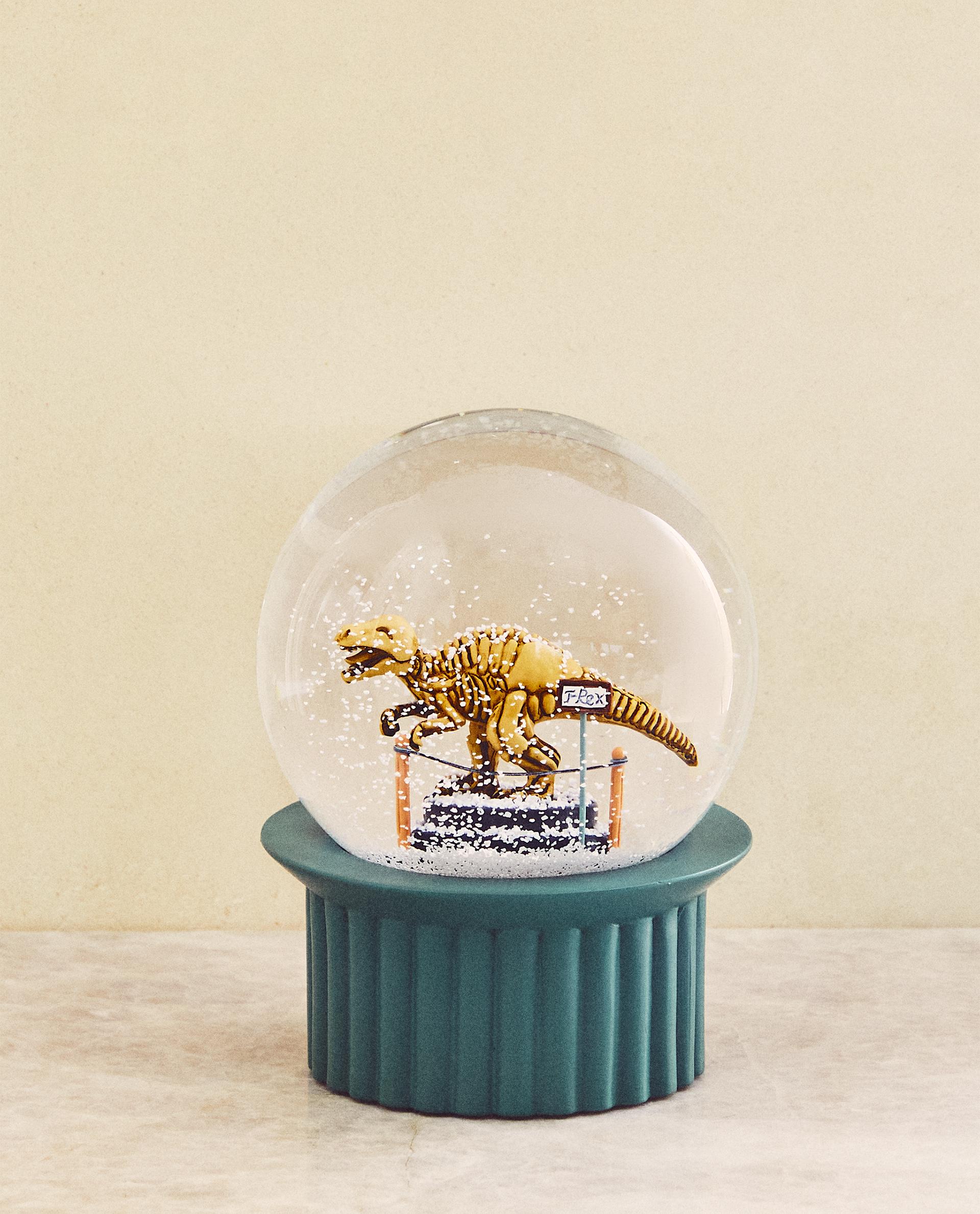 CHILDREN’S DINOSAUR SNOW GLOBE