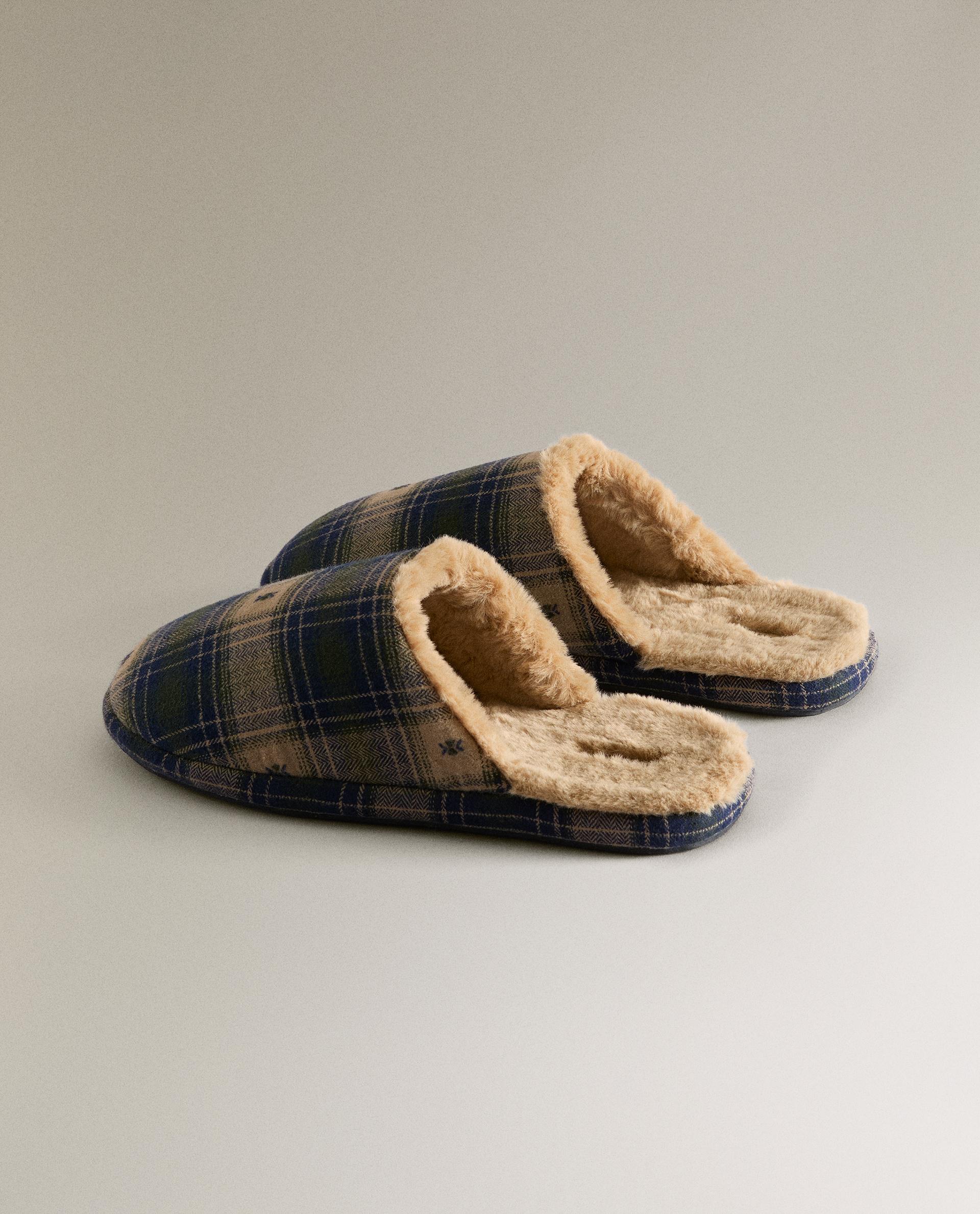 WARM CHECK SLIPPERS