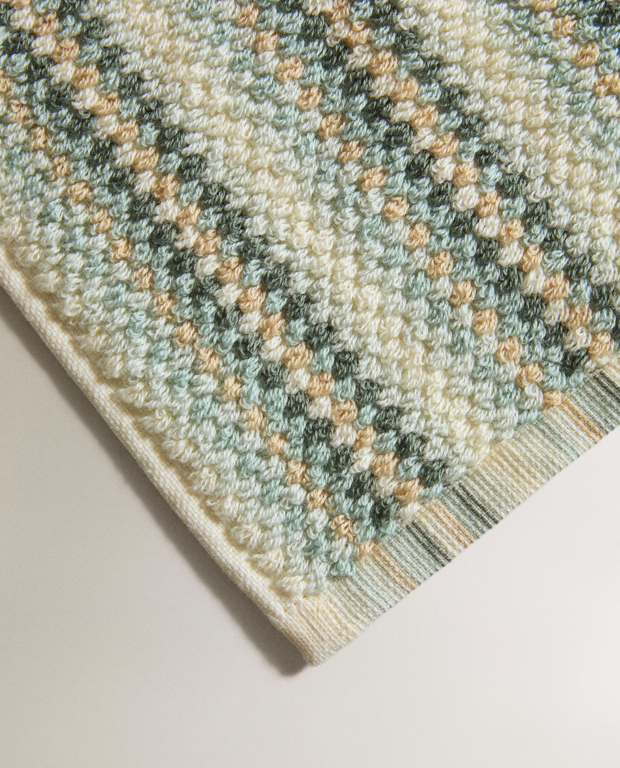 STRIPED COTTON BATH TOWEL product thumbnail 3