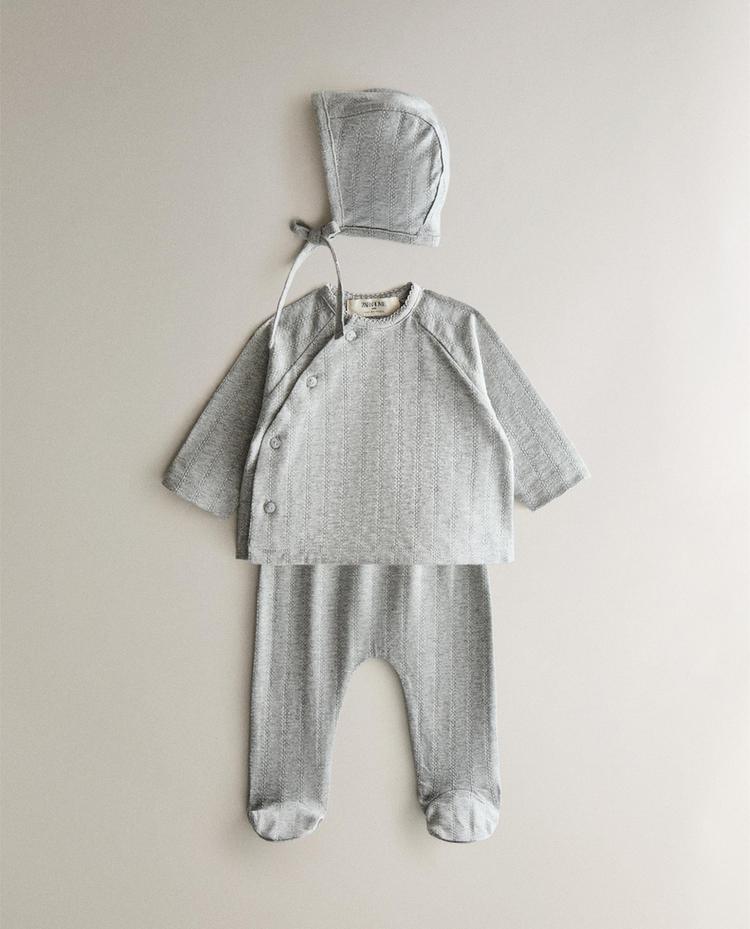 CONJUNTO DE BEBÉ DE PRIMEIRA USO CONJUNTO DE BEBÉ DE PRIMEIRA USO