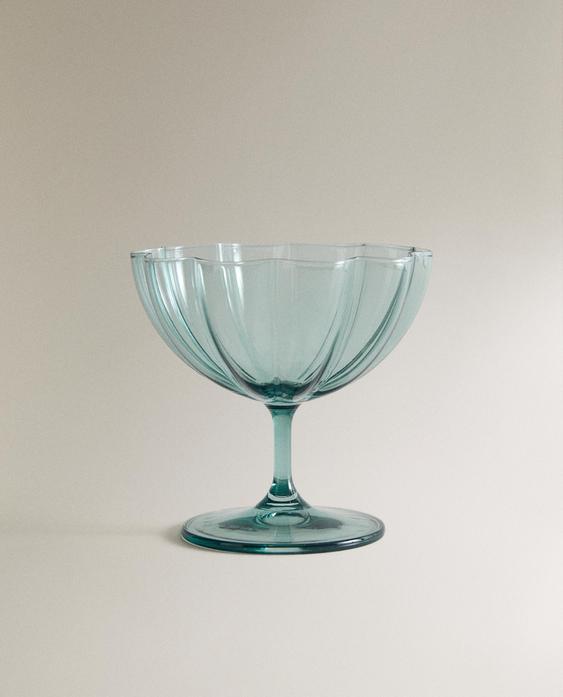 СТЪКЛЕНА ЧАША ЗА СЛАДОЛЕД С ВЪЛНИ