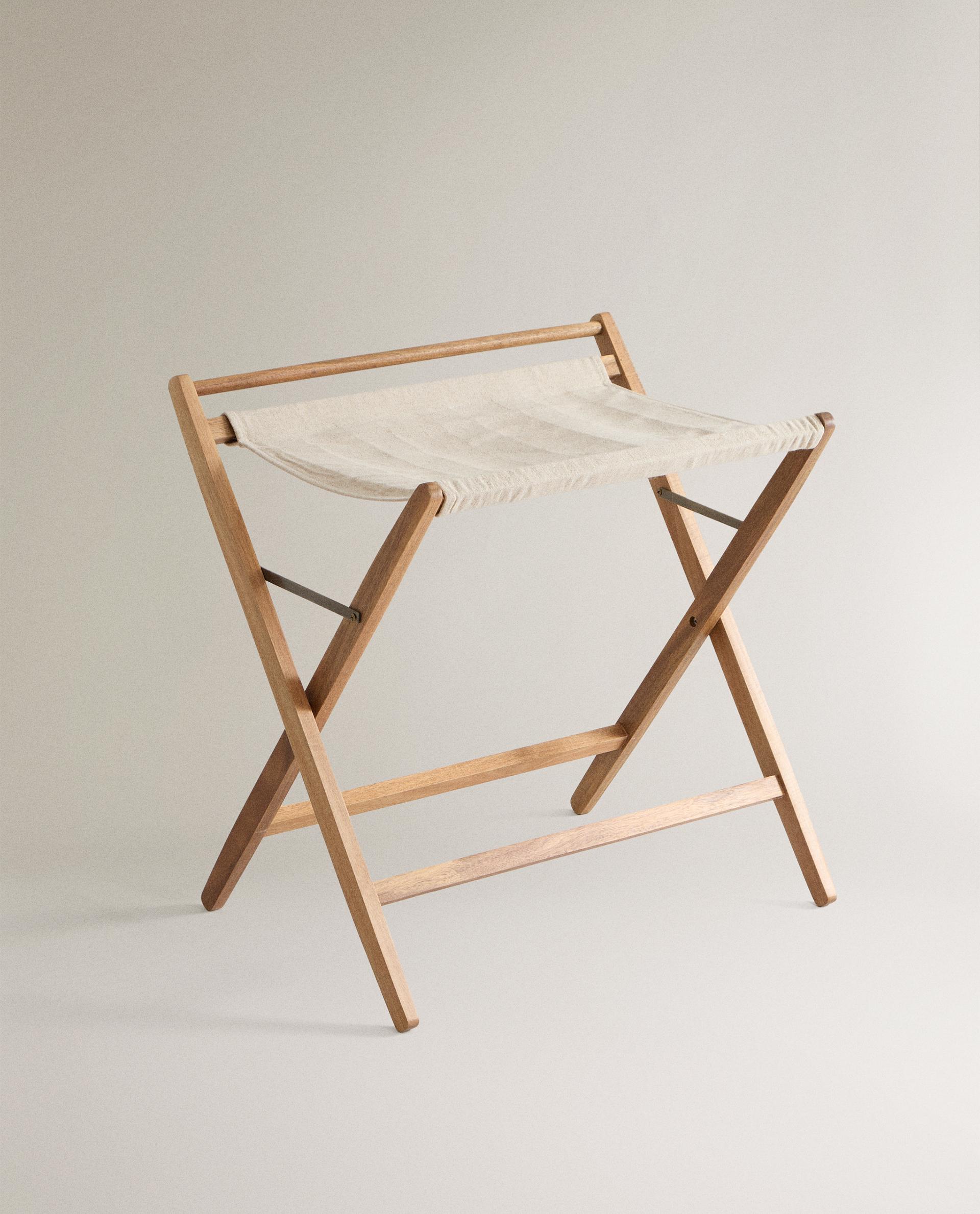 FOLDING LUGGAGE RACK