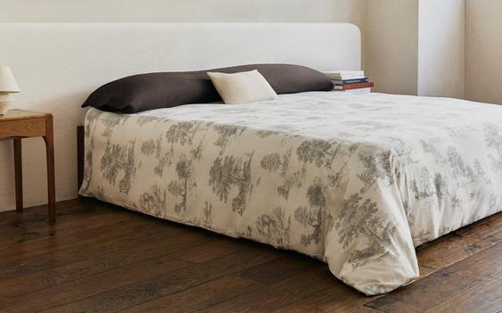 POSZWA NA KOŁDRĘ Z SATYNY TOILE DE JOUY