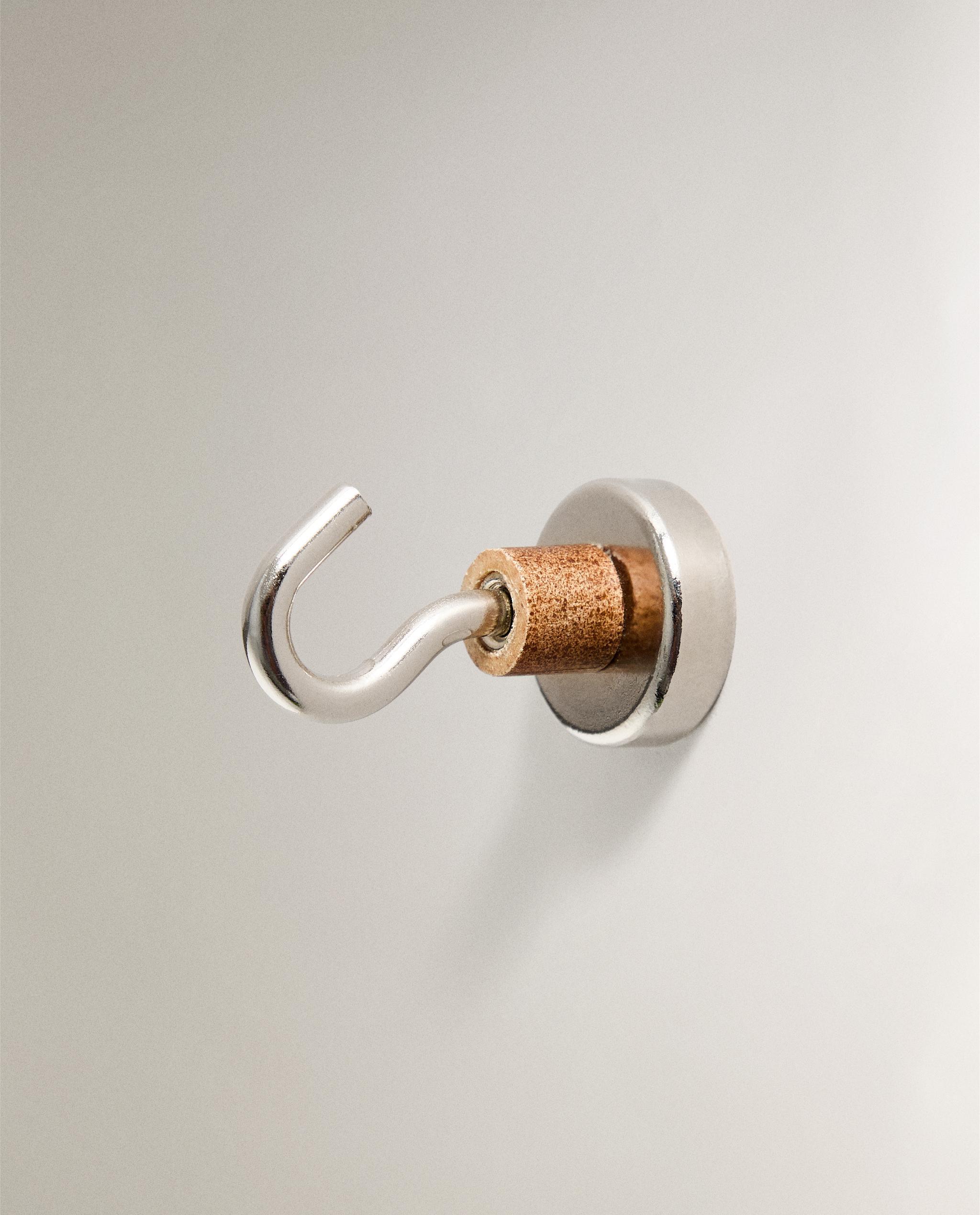 3-PACK OF MAGNETIC HOOKS product thumbnail 7
