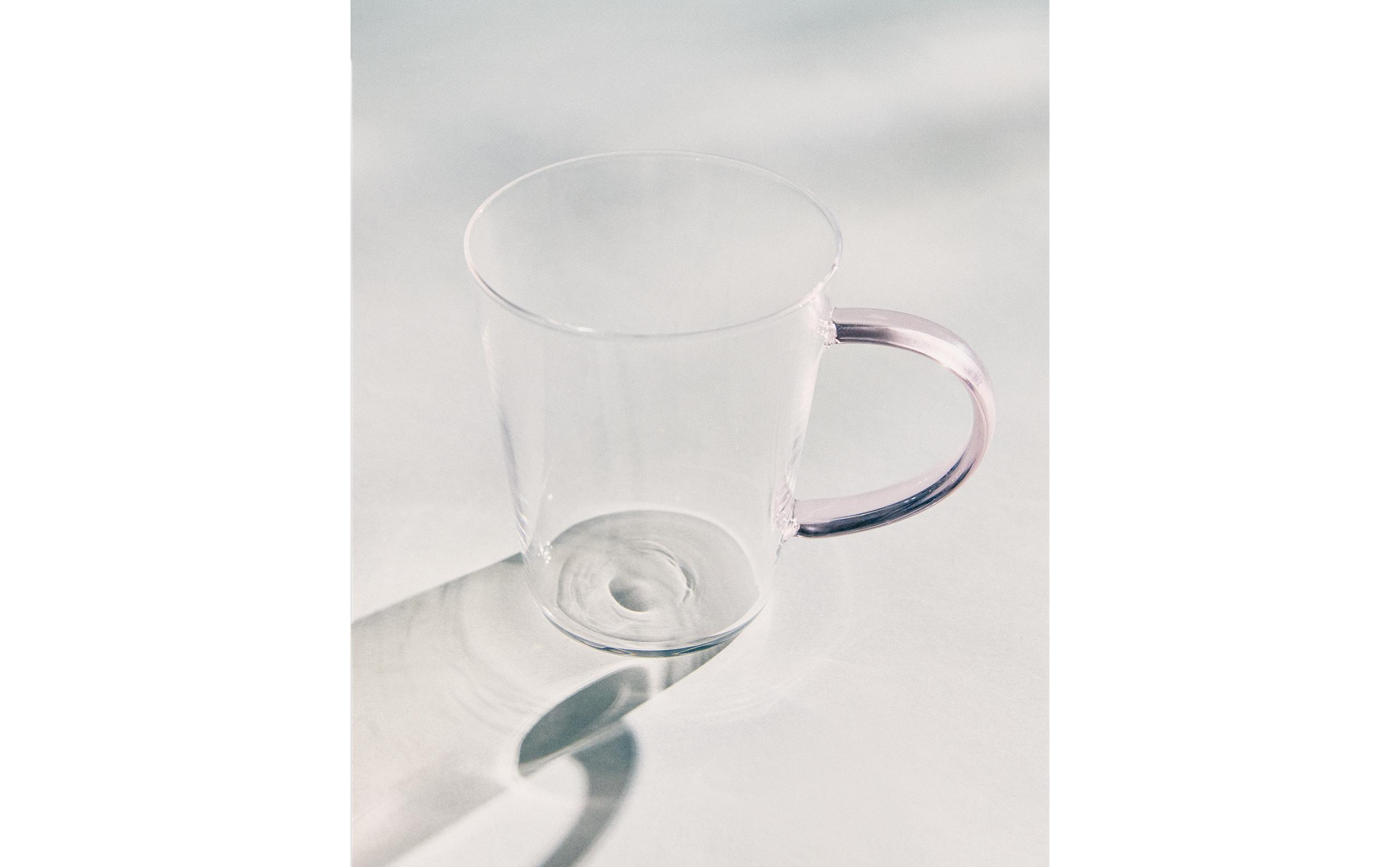 BOROSILICATE GLASS MUG WITH COLOURED HANDLE product thumbnail 20
