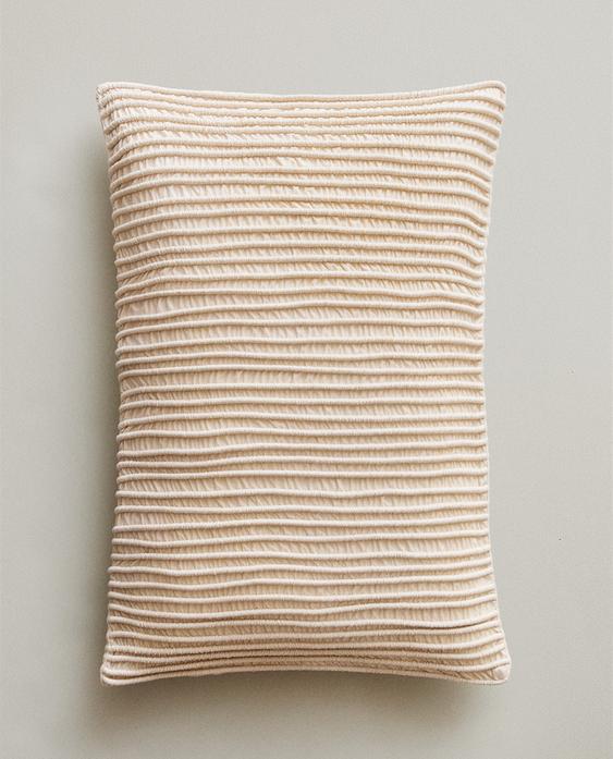 PLEATED CUSHION COVER