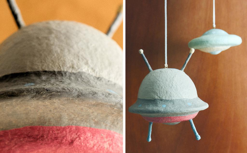 SET OF FLYING SAUCERS (SET OF 2)