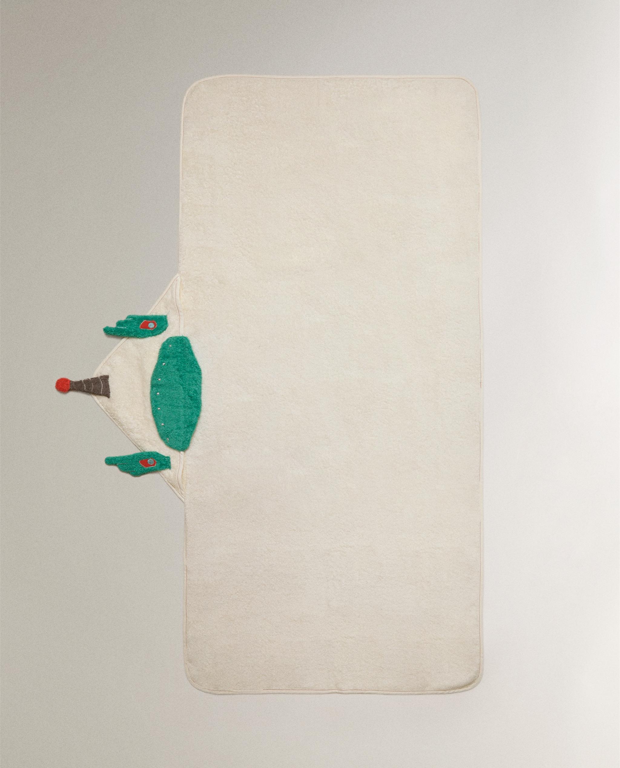 CHILDREN'S SPACE HOODED BATH TOWEL product thumbnail 6