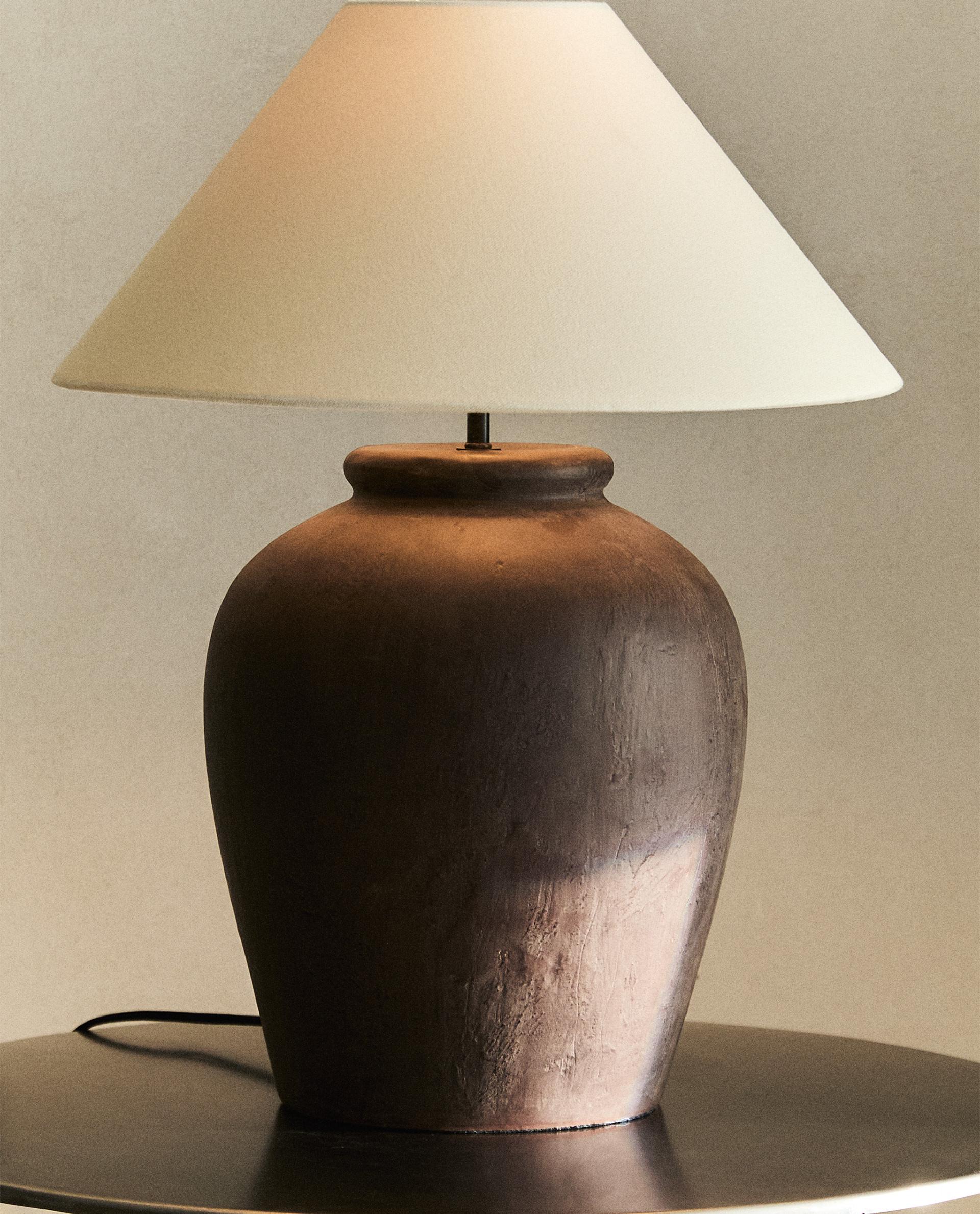 TABLE LAMP WITH CERAMIC BASE