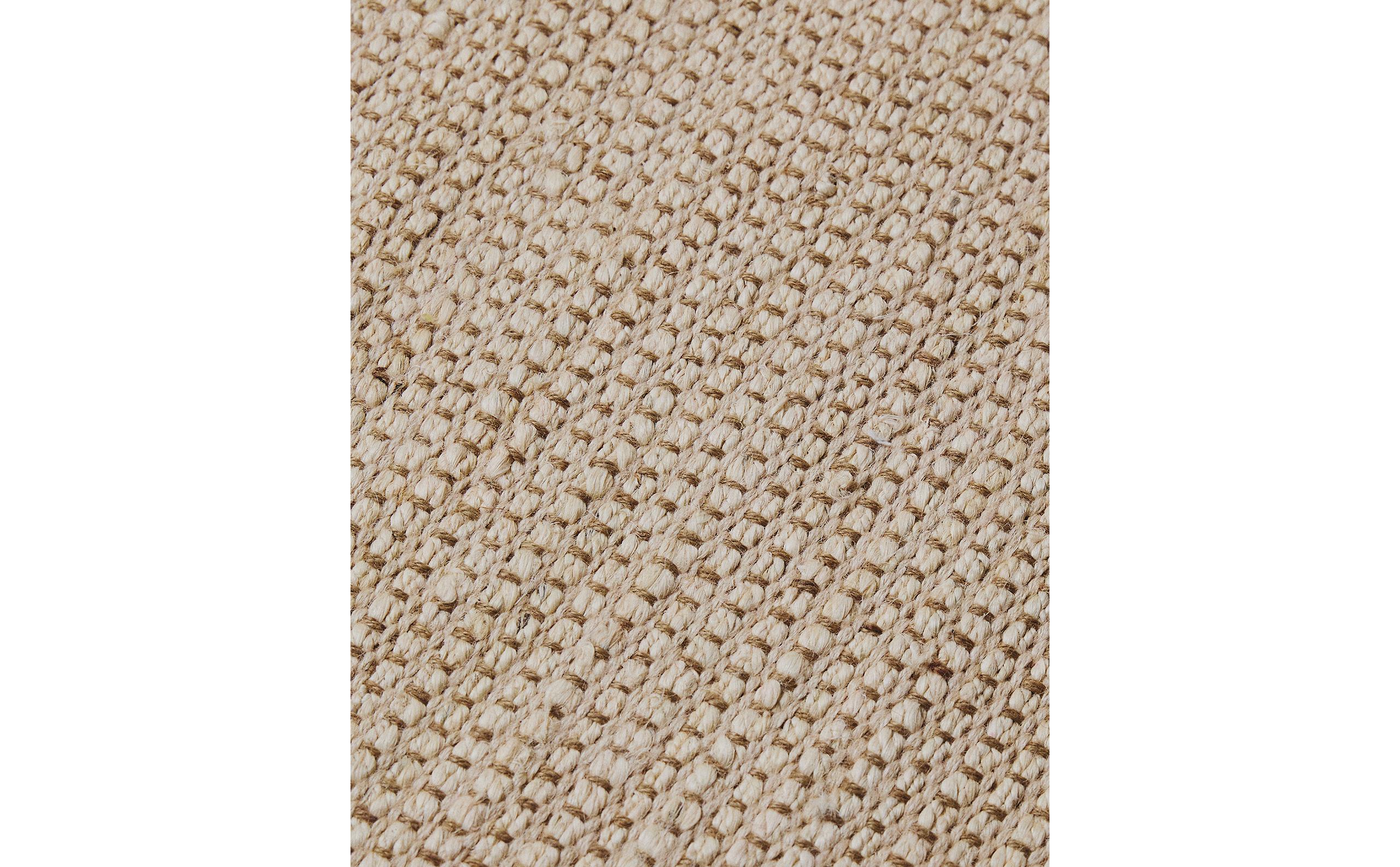 WOVEN JUTE RUG