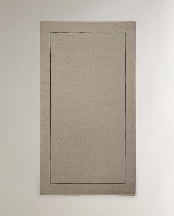 JEDNOBOJNI RUČNIK ZA PLAŽU S OKVIROM