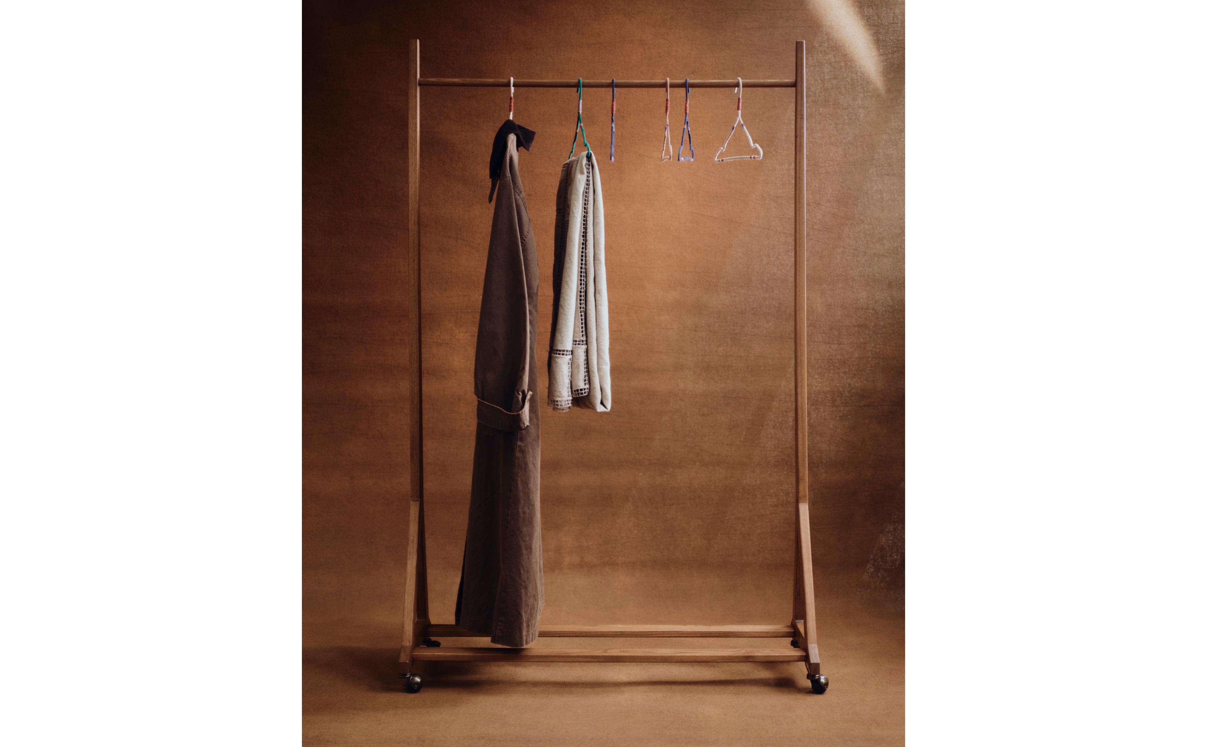 BURRO MADERA - THE WOOD CLOTHES RACK