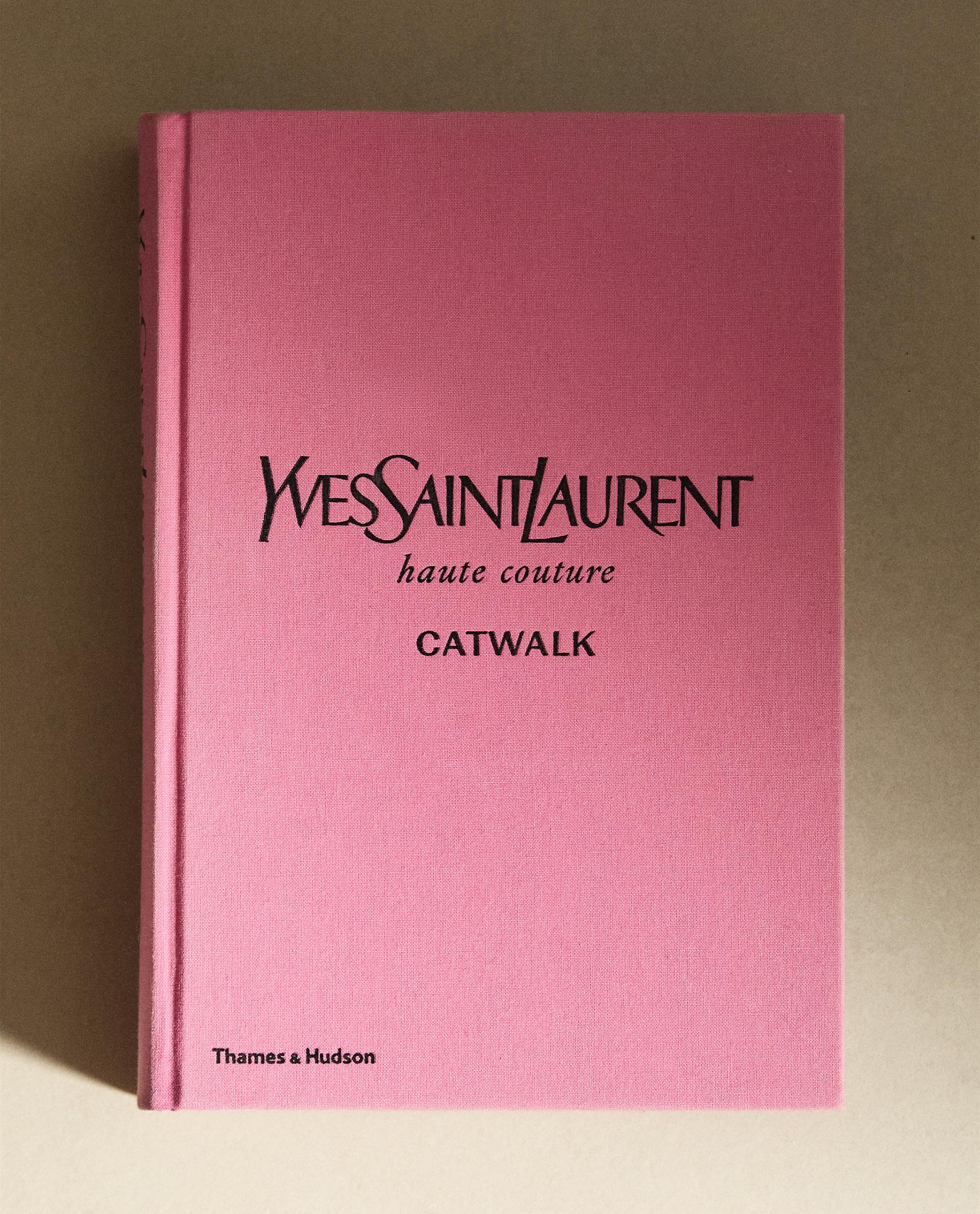 КНИГА „YVES SAINT LAURENT CATWALK“