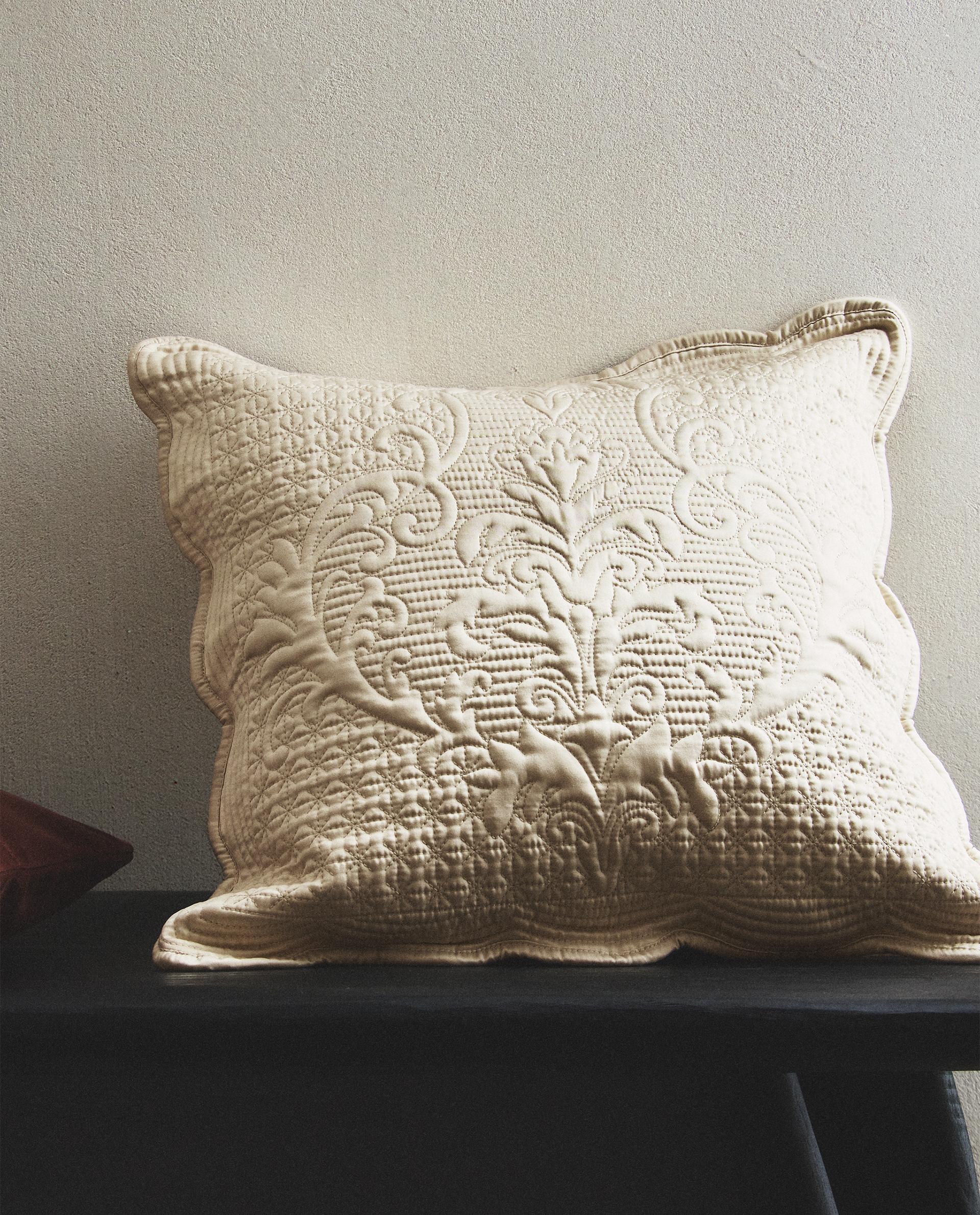 QUILTED CUSHION COVER WITH RAISED DESIGN QUILTED CUSHION COVER WITH RAISED DESIGN