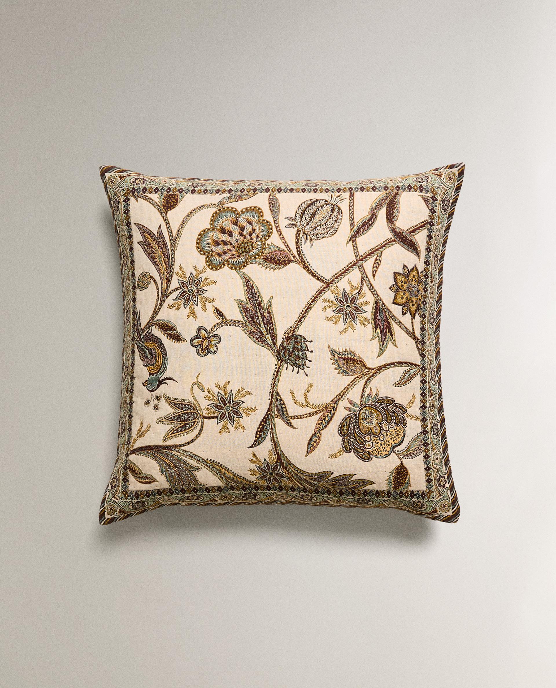 JACQUARD CUSHION COVER