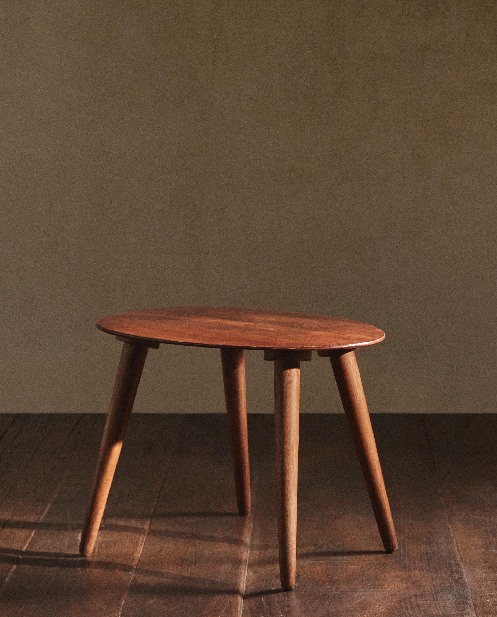 BEVELED WOODEN TABLE