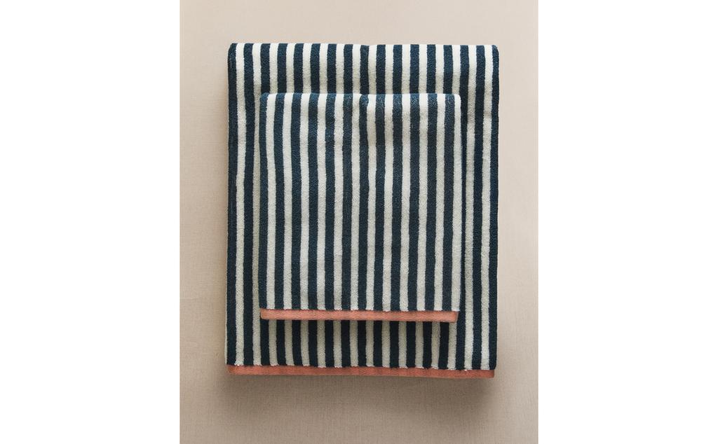 منشفة حمام مخططة بوجهين للأطفال منشفة حمام مخططة بوجهين للأطفال