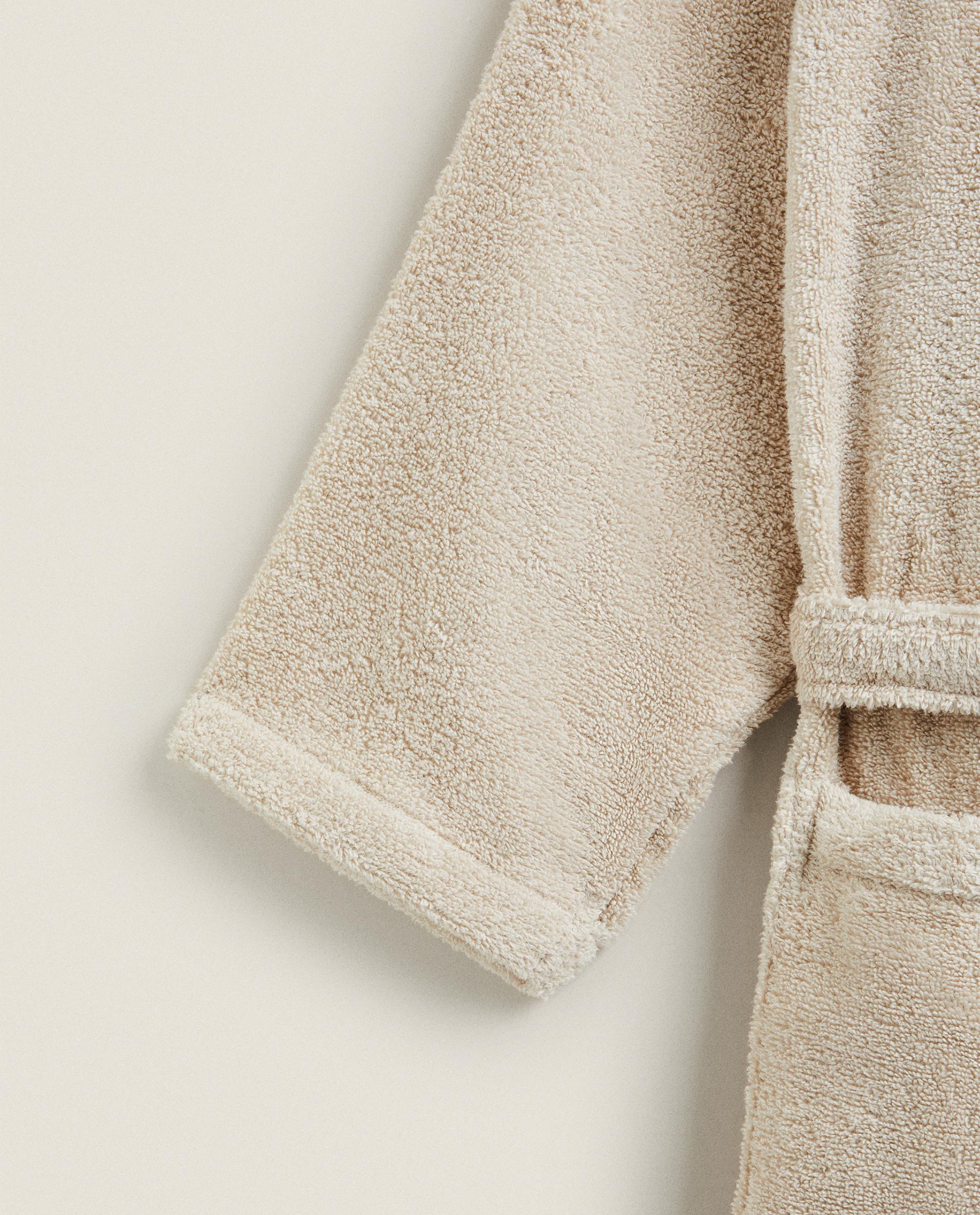 EXTRA SOFT HOODED BATHROBE (380 GXM²) product thumbnail 8
