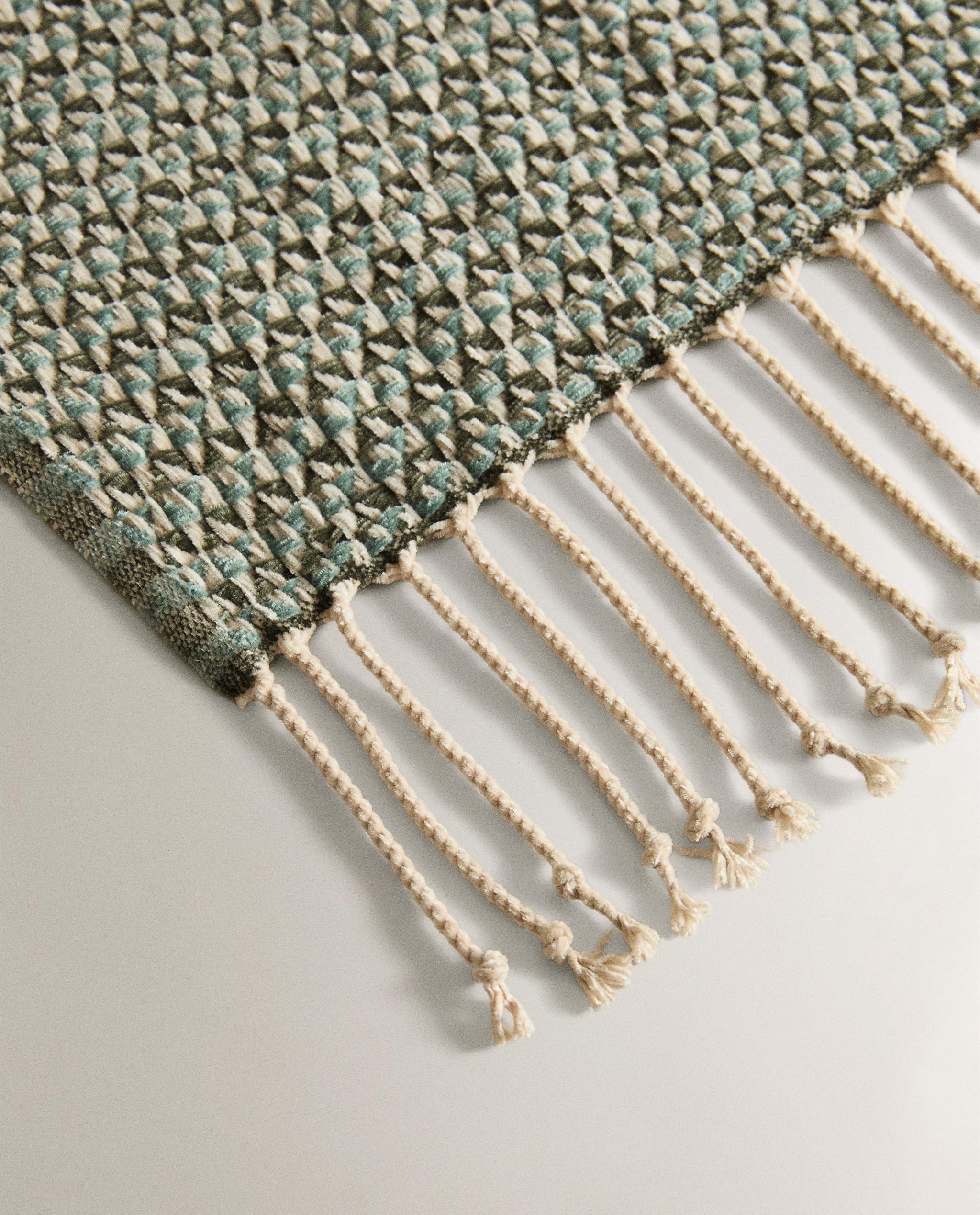 GEOMETRIC CHENILLE THROW product thumbnail 3