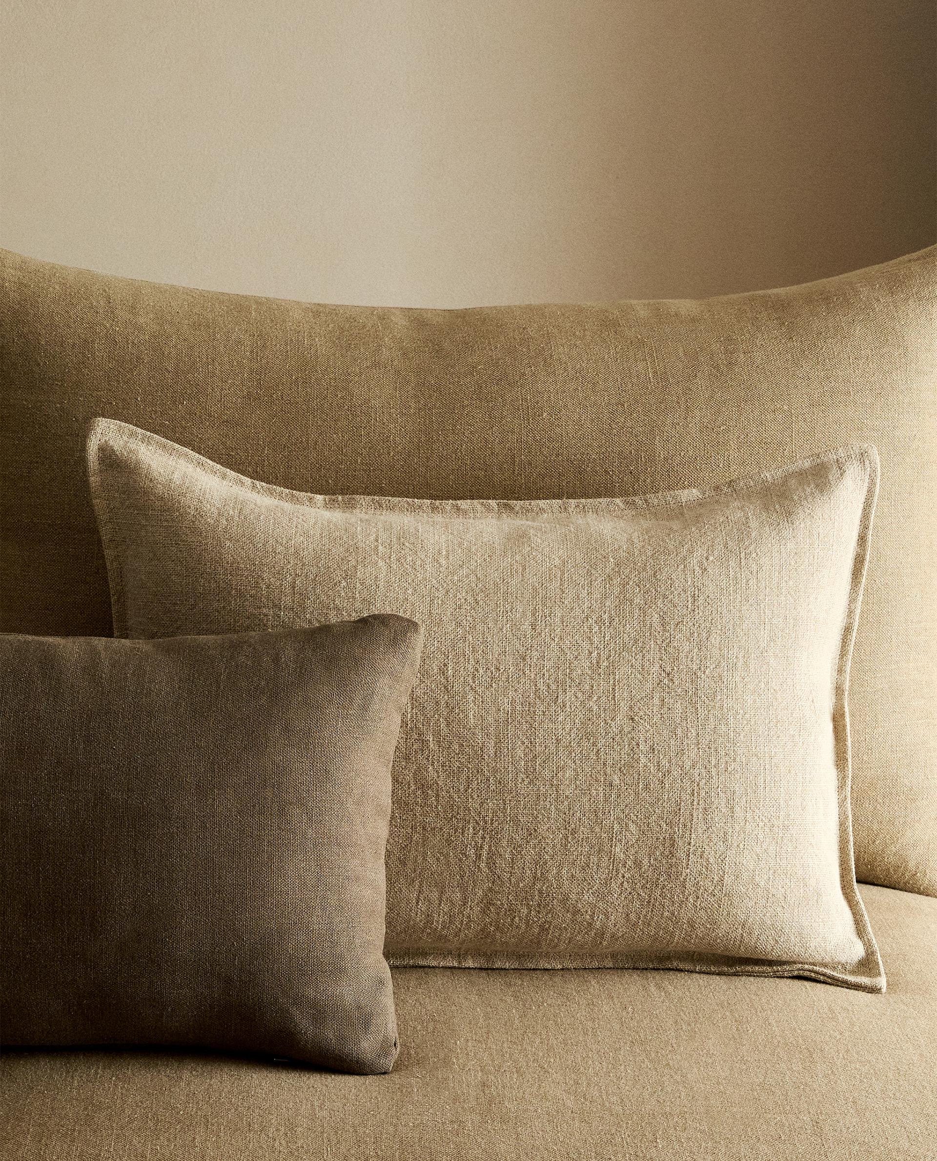 LINEN CUSHION COVER WITH TOPSTITCHING