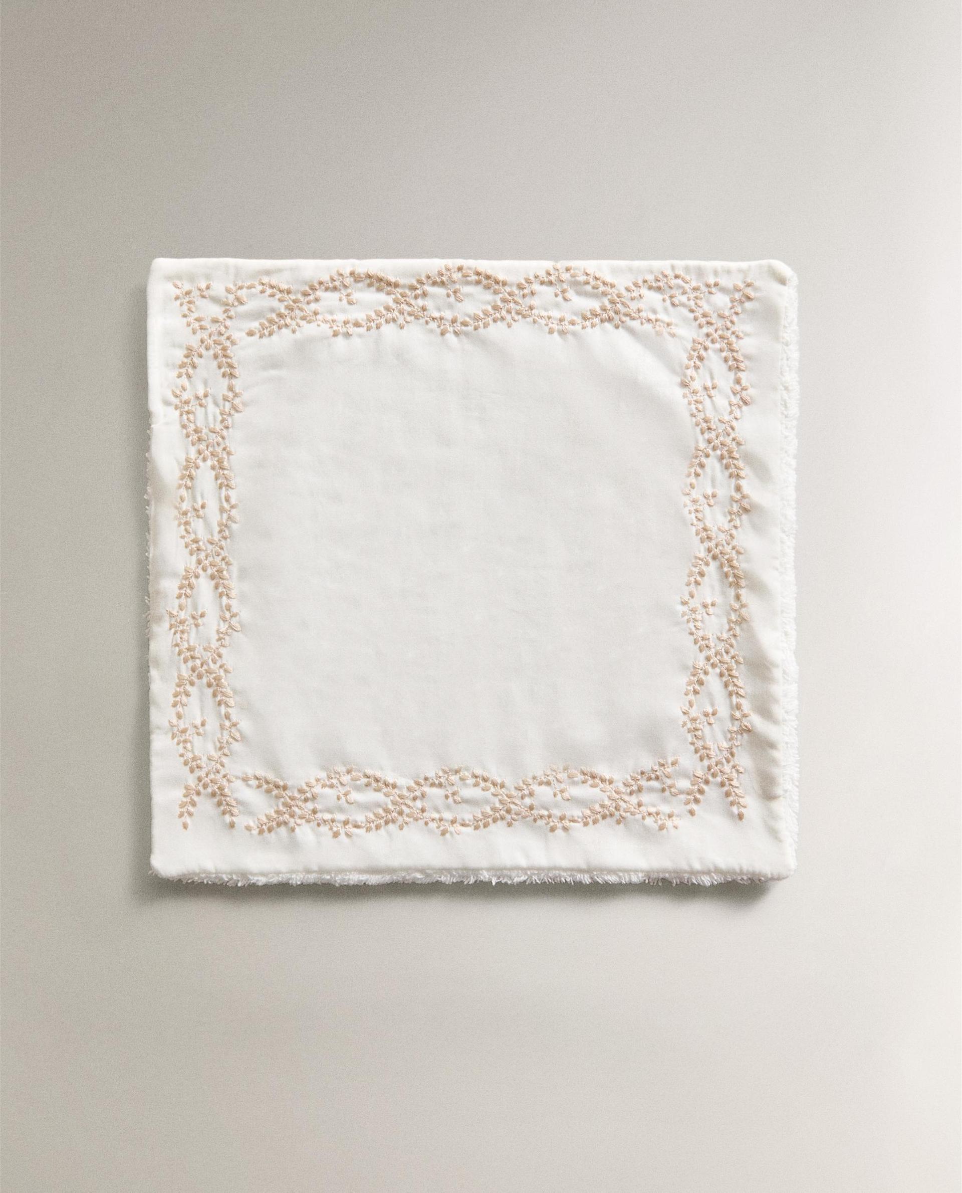 PACK OF GUEST TOWELS WITH PLANT EMBROIDERY (PACK OF 2) PACK OF GUEST TOWELS WITH PLANT EMBROIDERY (PACK OF 2)