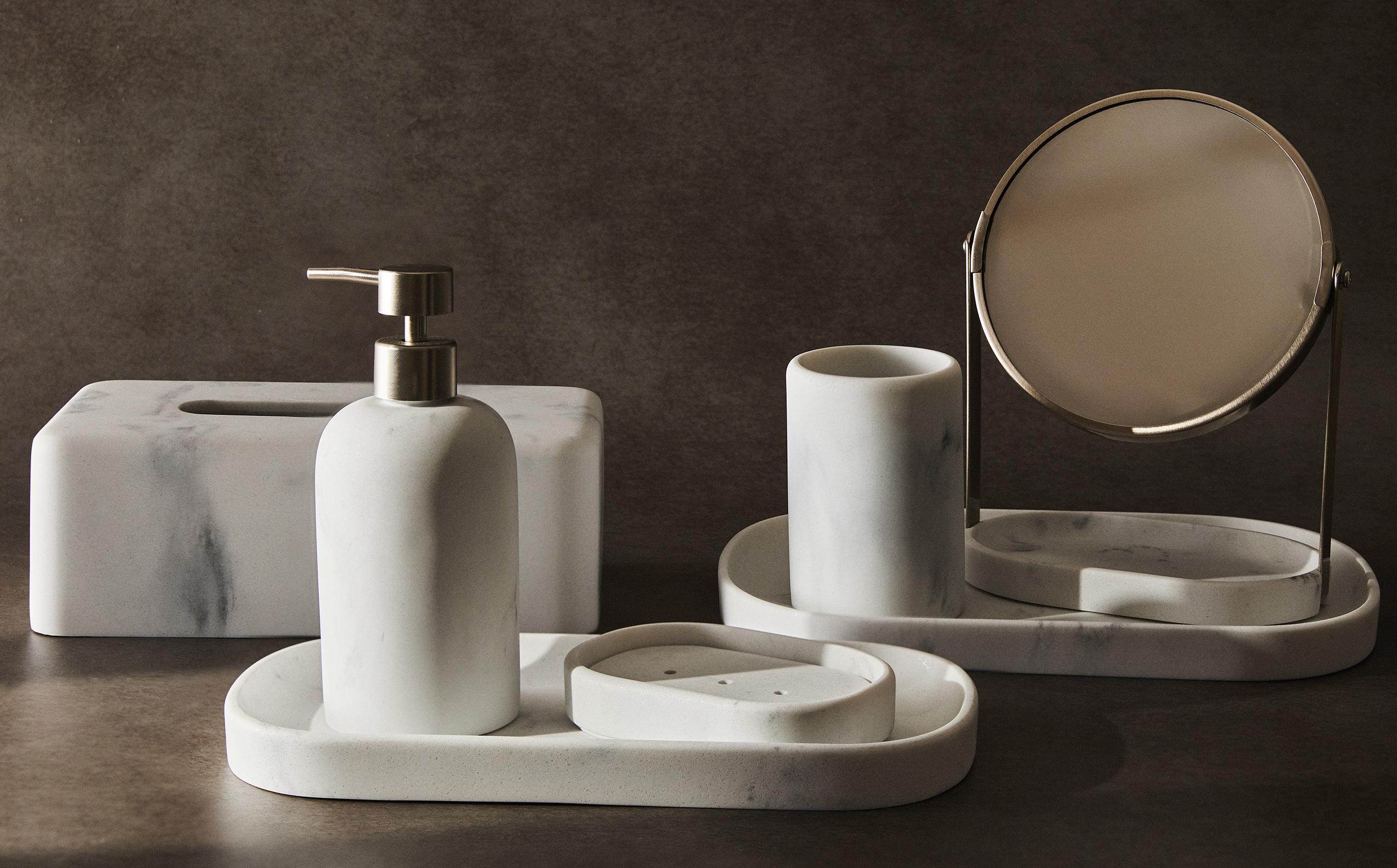 MARBLE-EFFECT RESIN BATHROOM SET