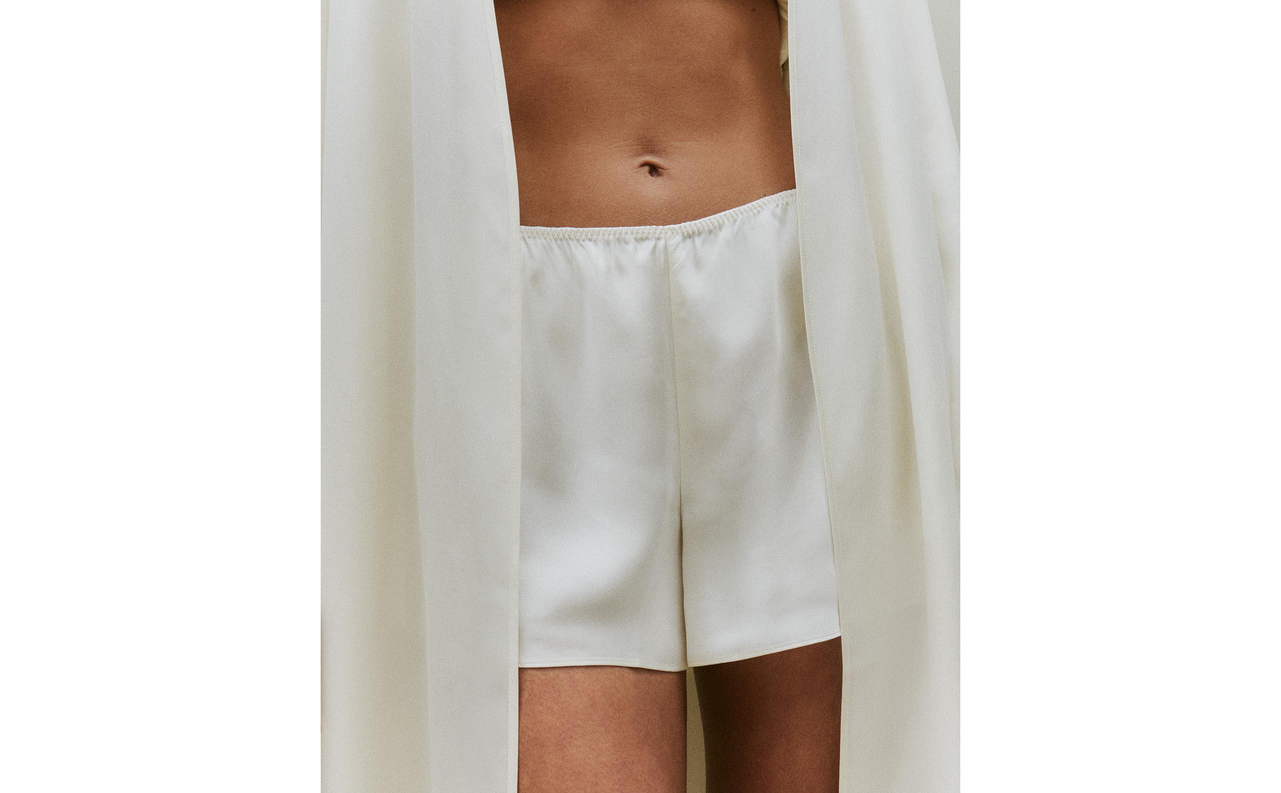 sacra サクラ　SANDWASH SILK SHORT 楽天市場】【SALE 30%OFF】【正規販売店】SACRA サクラ SANDWASH