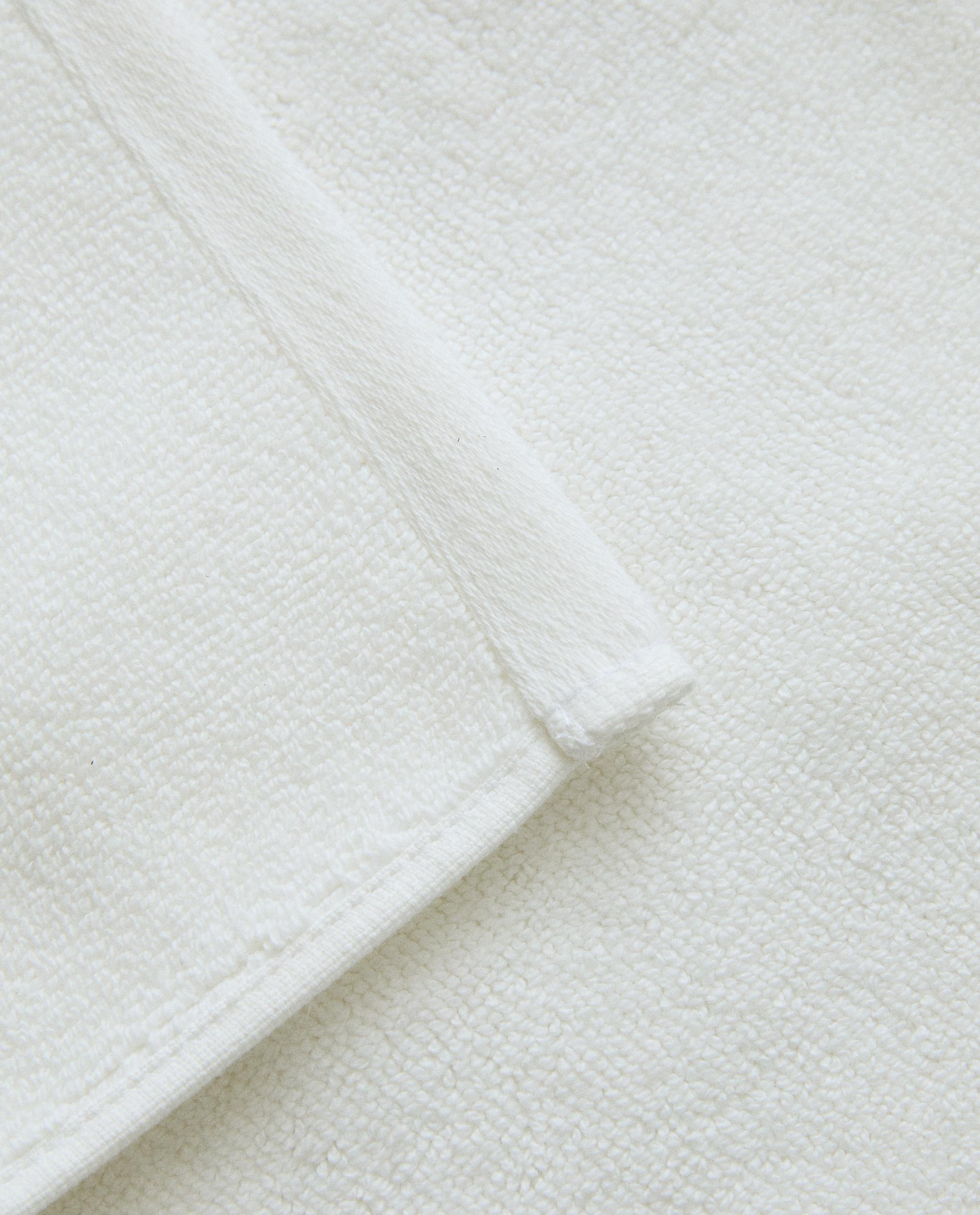 EMBROIDERED SCALLOPED BATH MAT product thumbnail 18