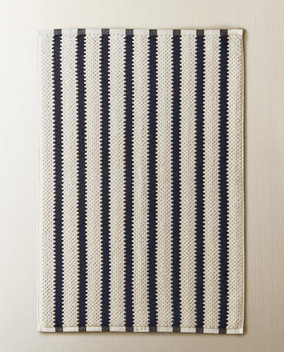 GEOMETRIC JACQUARD BATH MAT GEOMETRIC JACQUARD BATH MAT