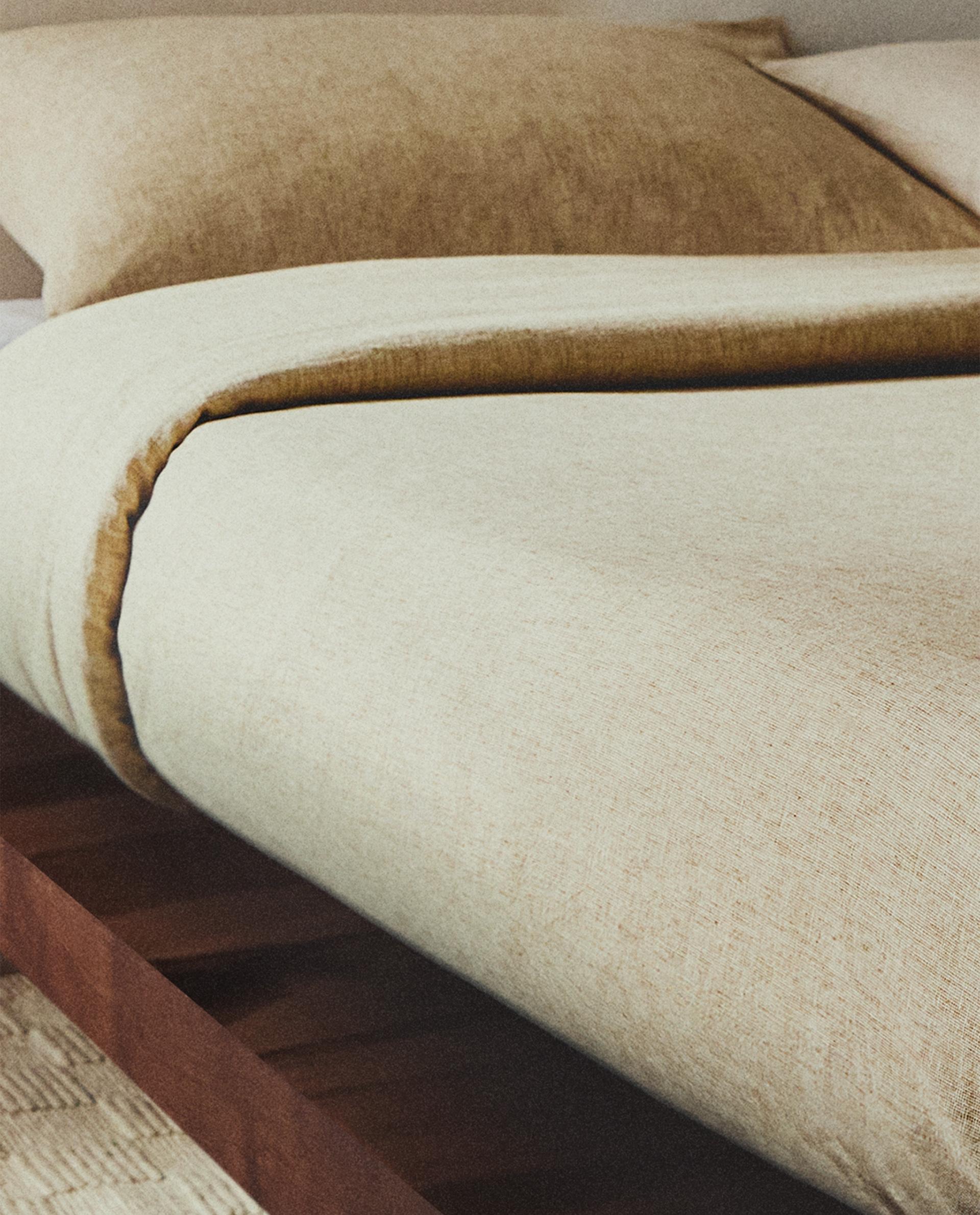 ZARA HOME リネン　ベッドカバーと枕カバー2枚セット ZARA HOME】ベッドリネンをチェンジ。枕カバー＆布団カバーの