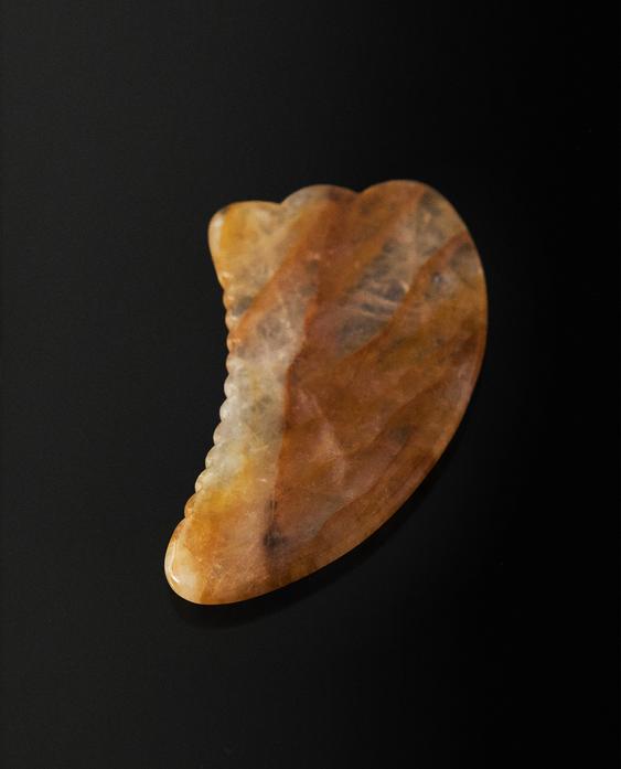 DISPOSITIVO DE MASSAGEM FACIAL GUA SHA EM QUARTZO