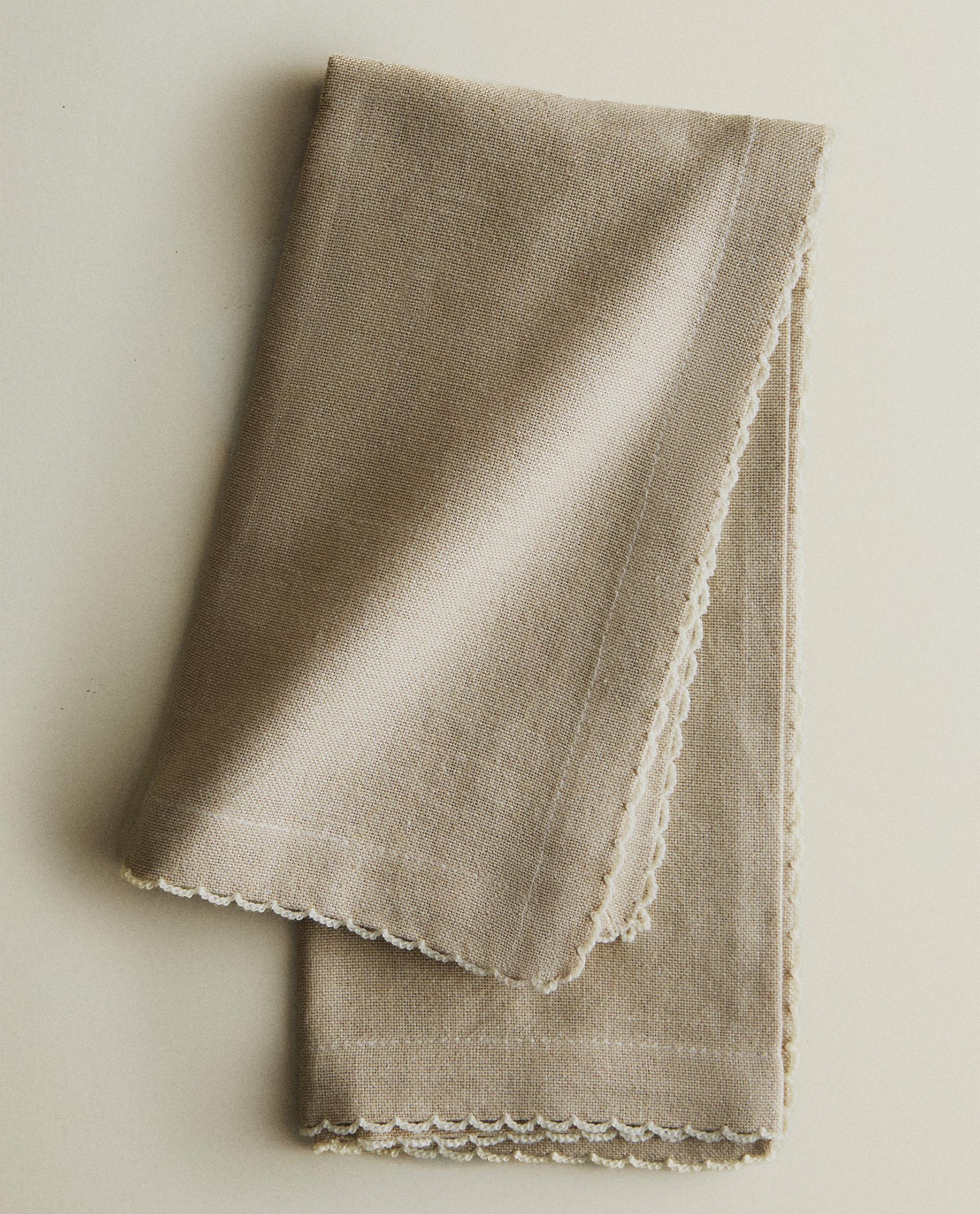 PACK OF PLAIN SCALLOPED NAPKINS (PACK OF 2) product thumbnail 11