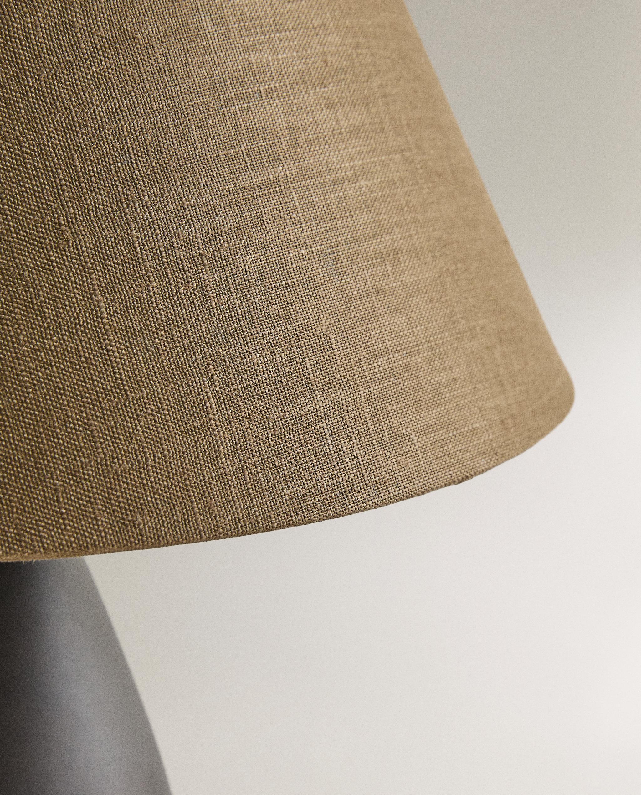 TABLE LAMP WITH IRON BASE product thumbnail 5