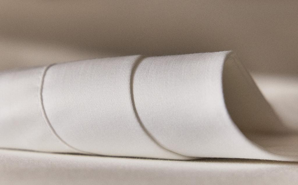 HOUSSE DE COUETTE COTON SATIN BORD PLISSÉ (1000 FILS) HOUSSE DE COUETTE COTON SATIN BORD PLISSÉ (1000 FILS)