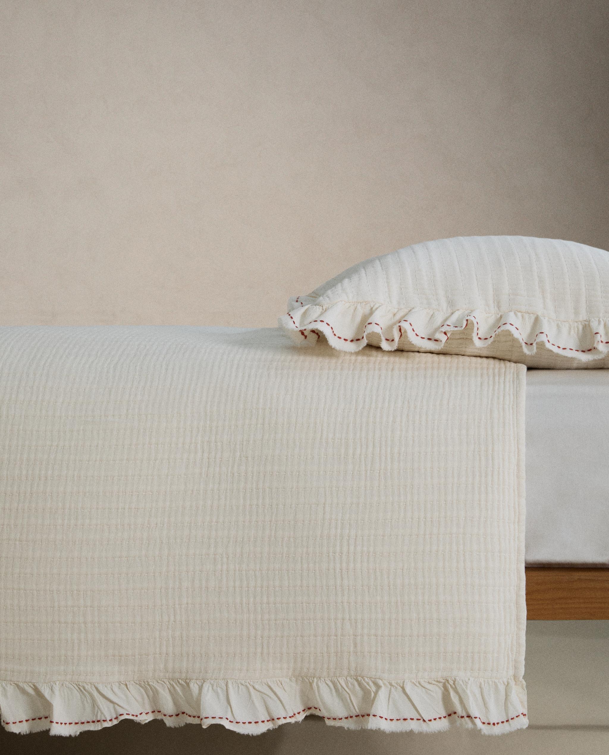 KIDS' TEXTURED BEDSPREAD WITH RUFFLE TRIM product thumbnail 4
