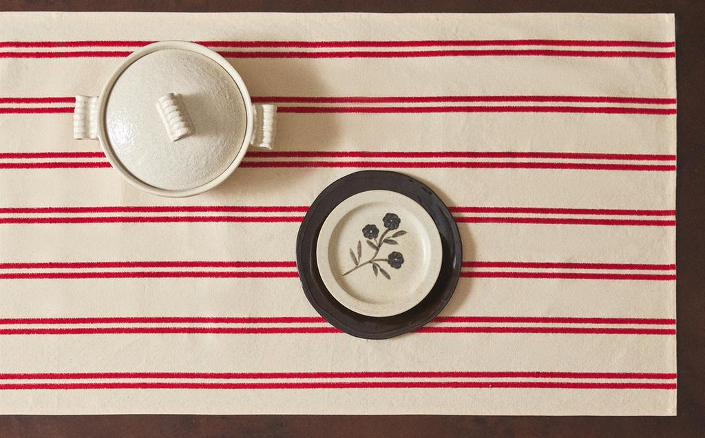 CAMINO DE MESA DOBLE RAYA BORDADA