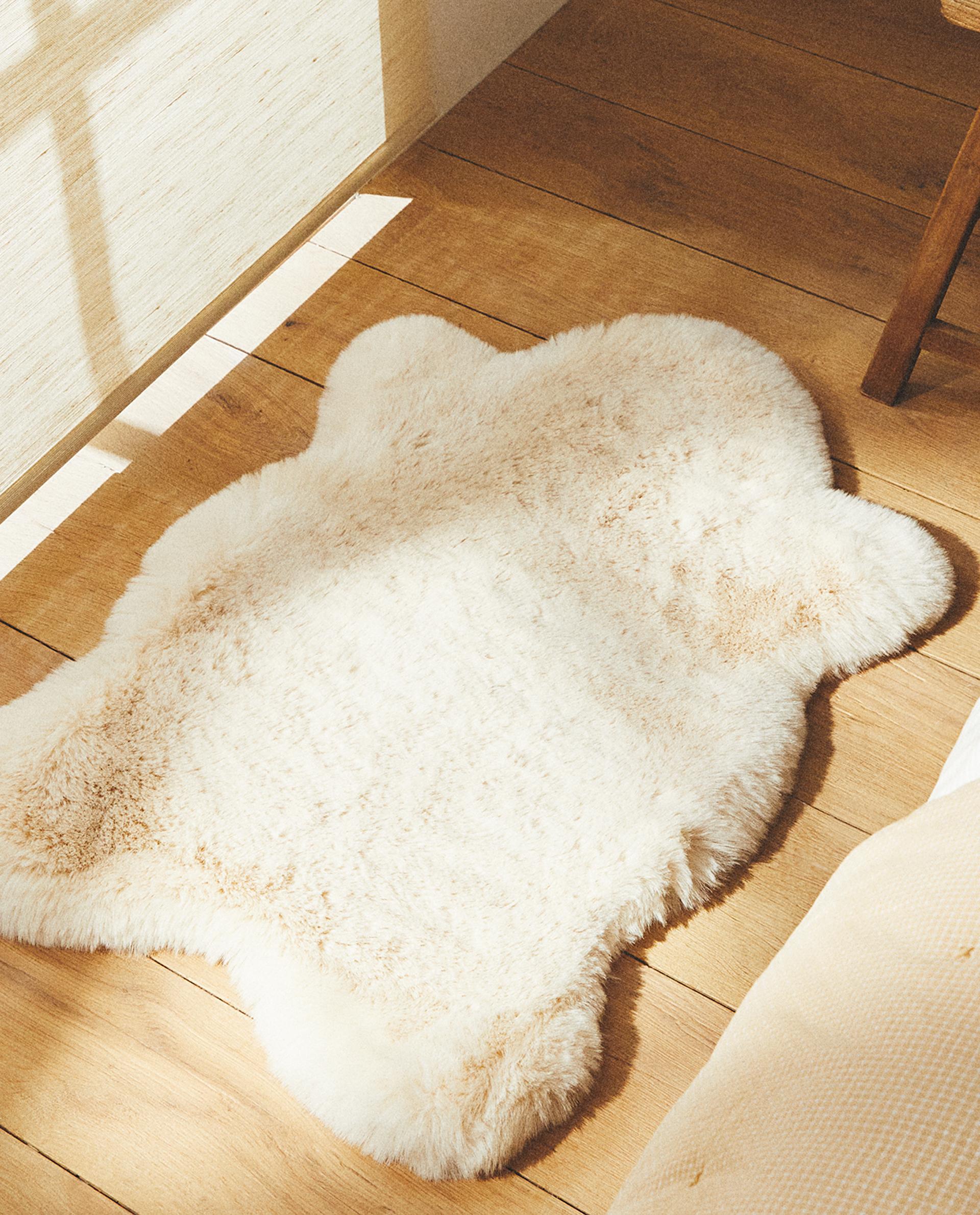 ZARA HOME - ZARA HOME 人気❣️完売品❣️ふわふわ✨人気フェイクファーラグ　ラグ イレギュラー フェイクファー ラグ スモール | Zara Home 日本/Japan