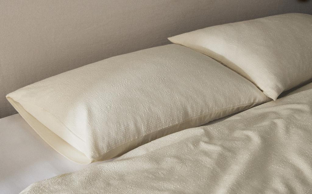 TEXTURED COTTON PILLOWCASE