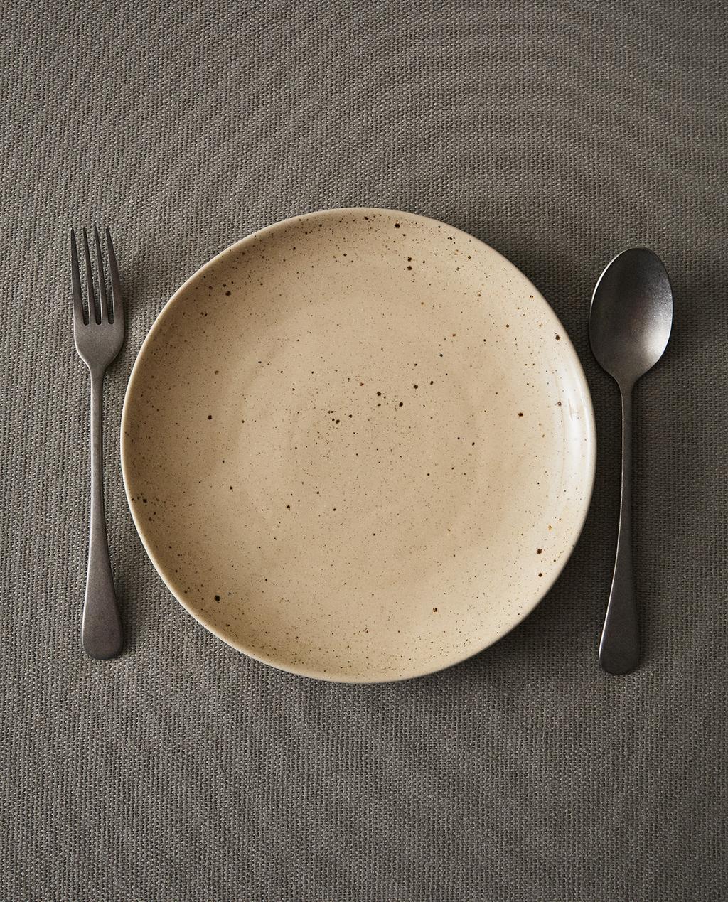 Dotted Stoneware Dessert Plates