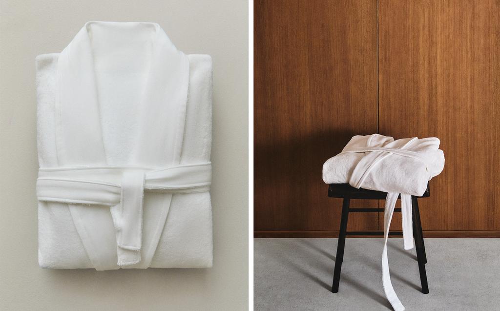 COTTON BATHROBE WITH APPLIQUÉ FABRIC