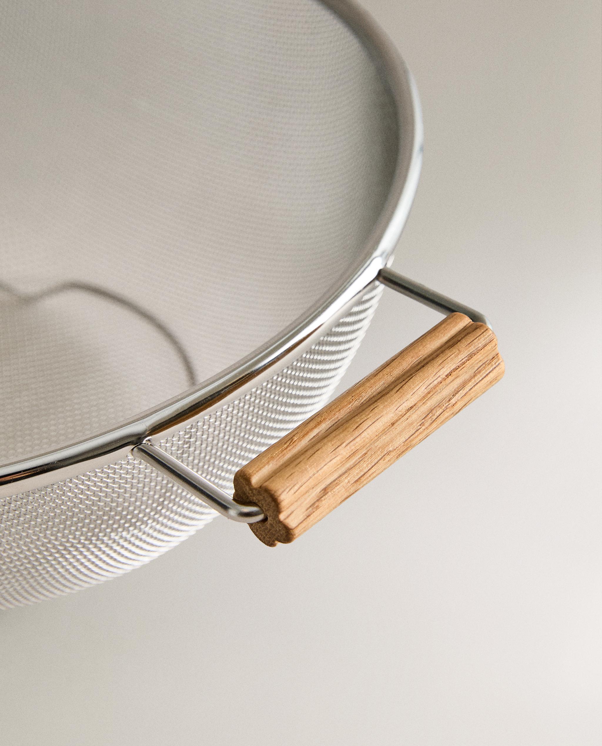 KITCHEN COLANDER WITH WOODEN HANDLES product thumbnail 12