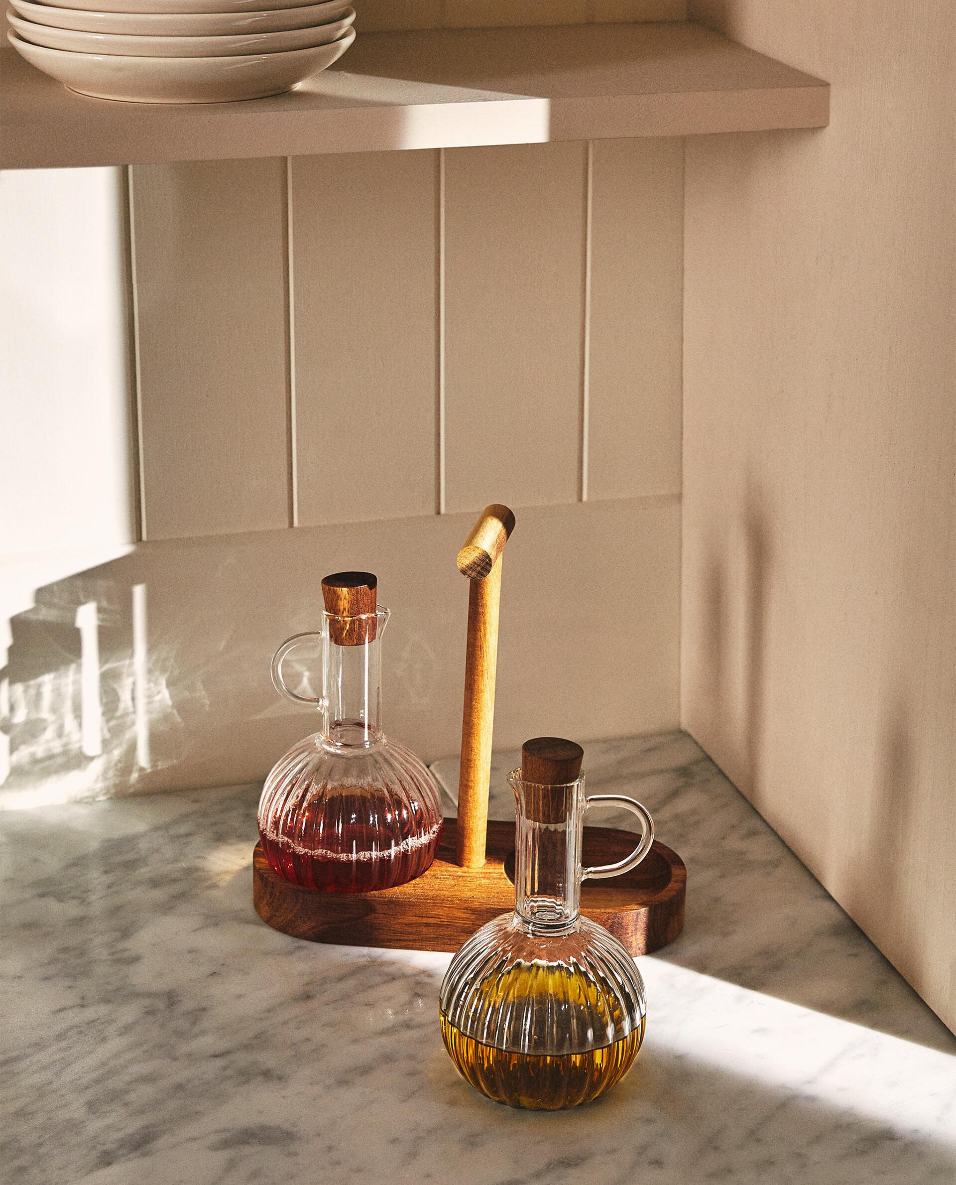 BOROSILICATE AND WOOD CRUET SET product thumbnail 16